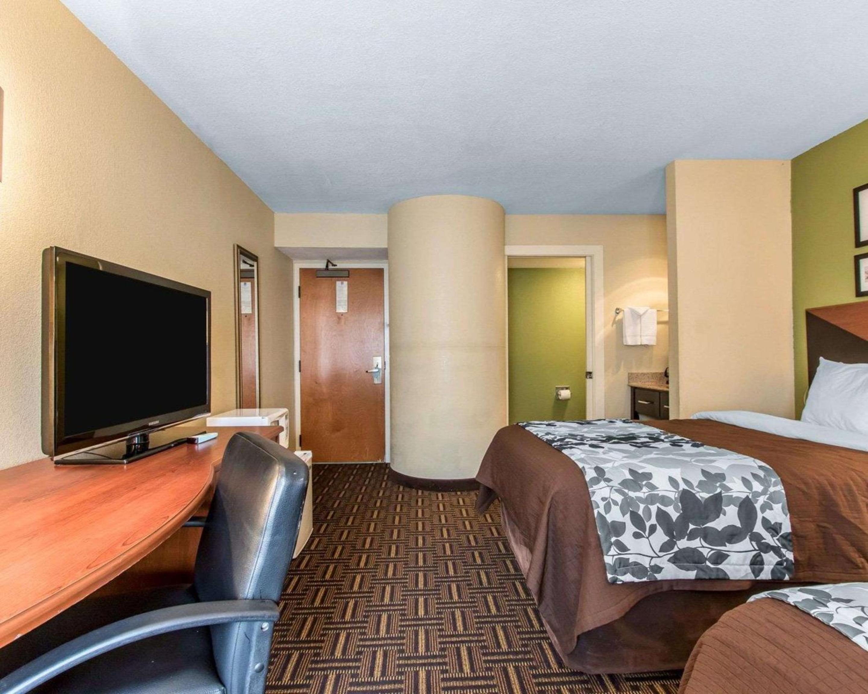 Double Room with Two Double Beds - Photo 1