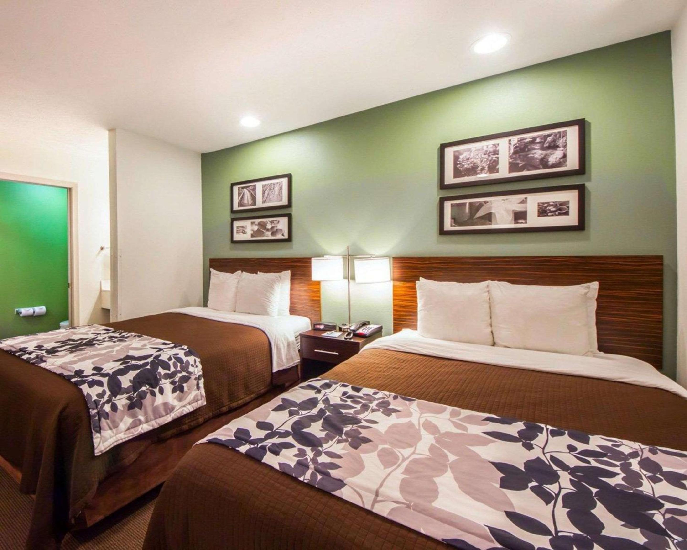Double Room with Two Double Beds - Non-Smoking - Photo 2