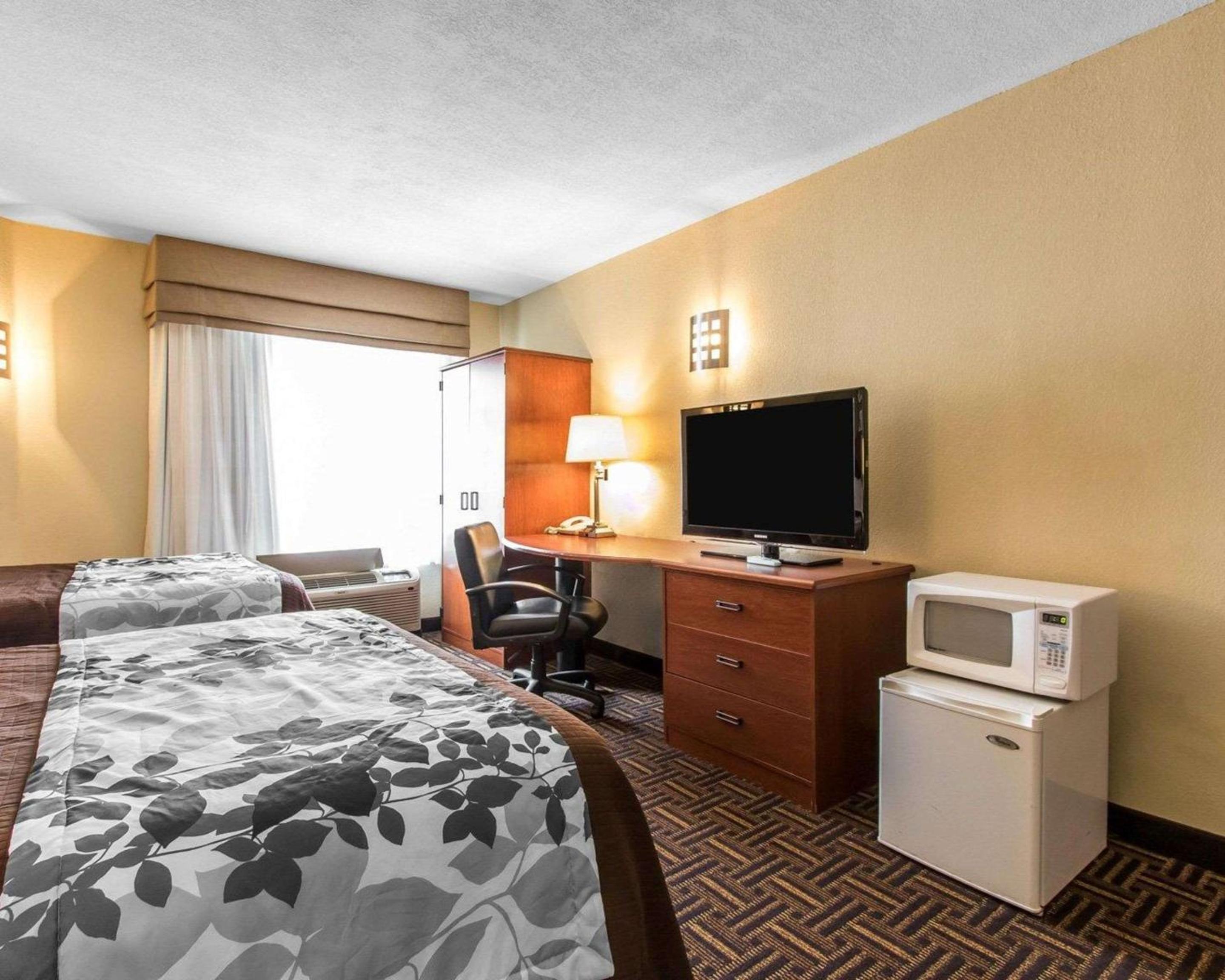 Double Room with Two Double Beds - Photo 2