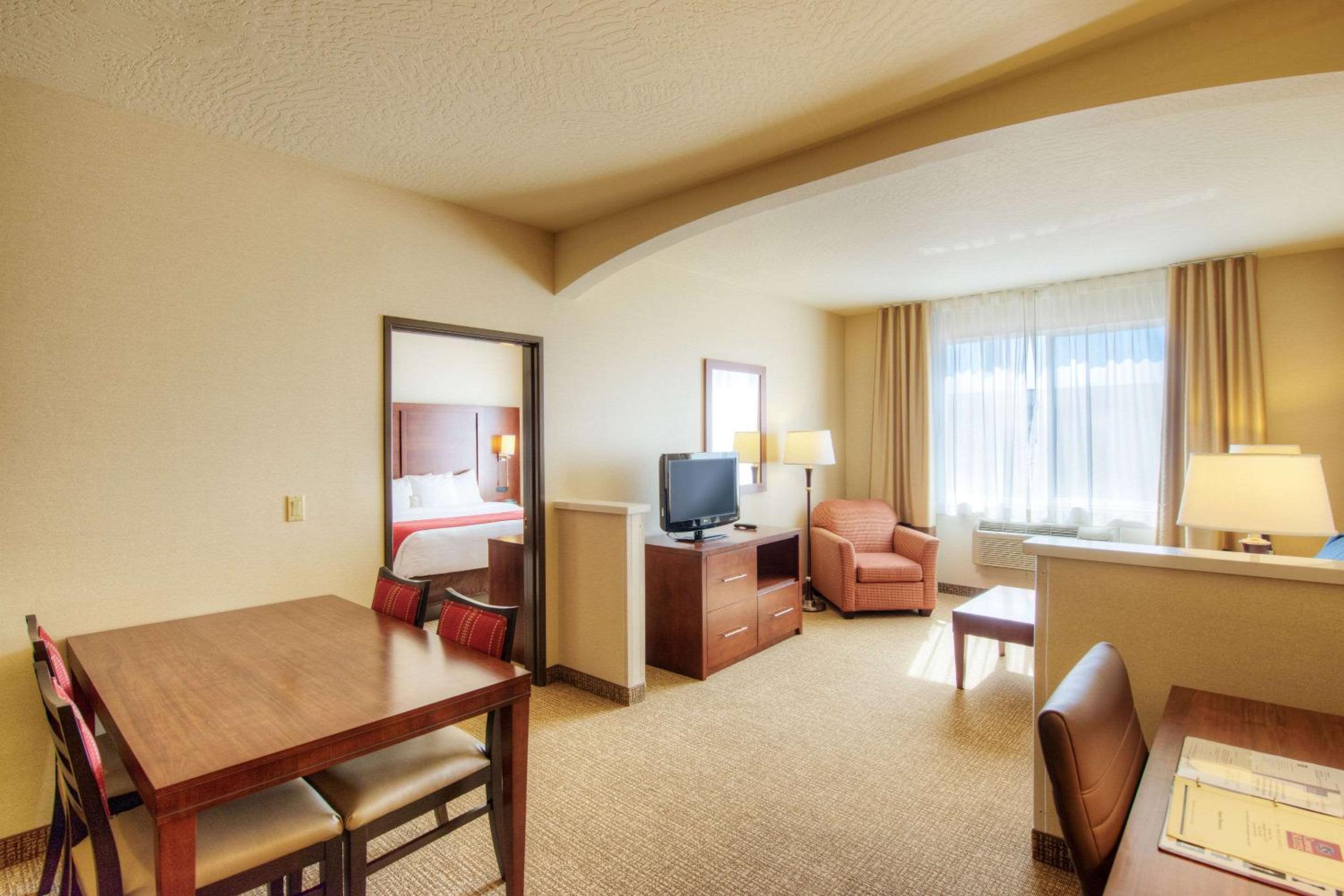 King Suite - Non-Smoking/Upper Floor
