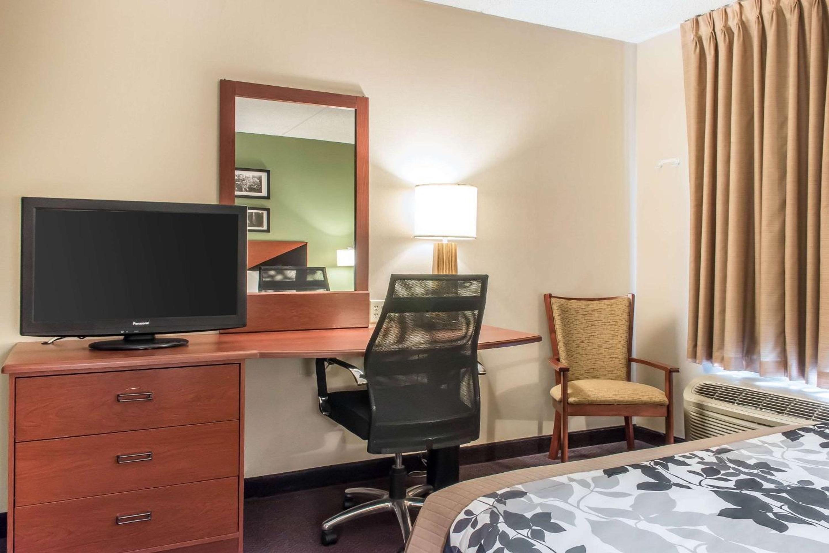 Queen Room - Disability Access/Non-Smoking - Photo 3