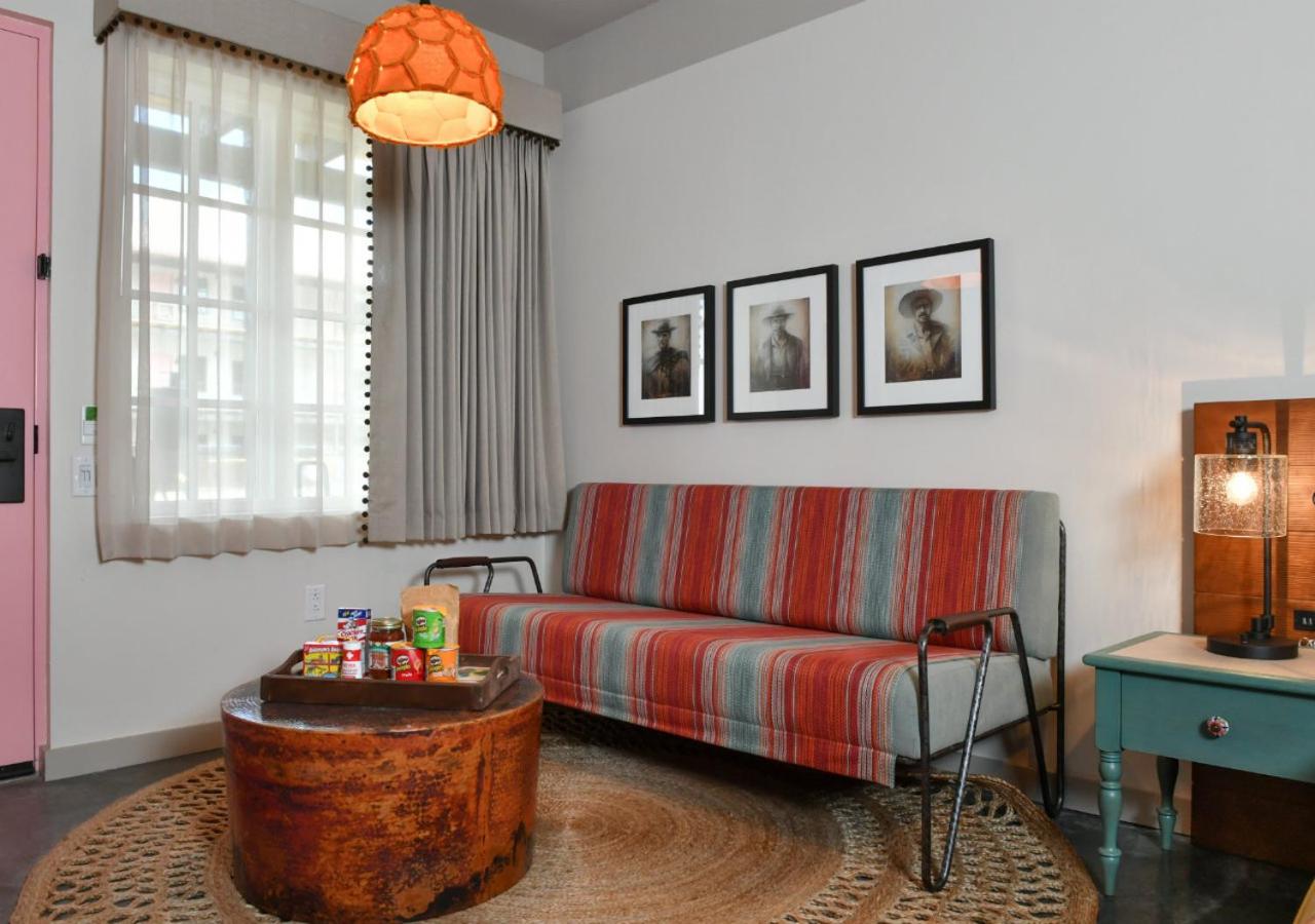 Deluxe King Room photo 3