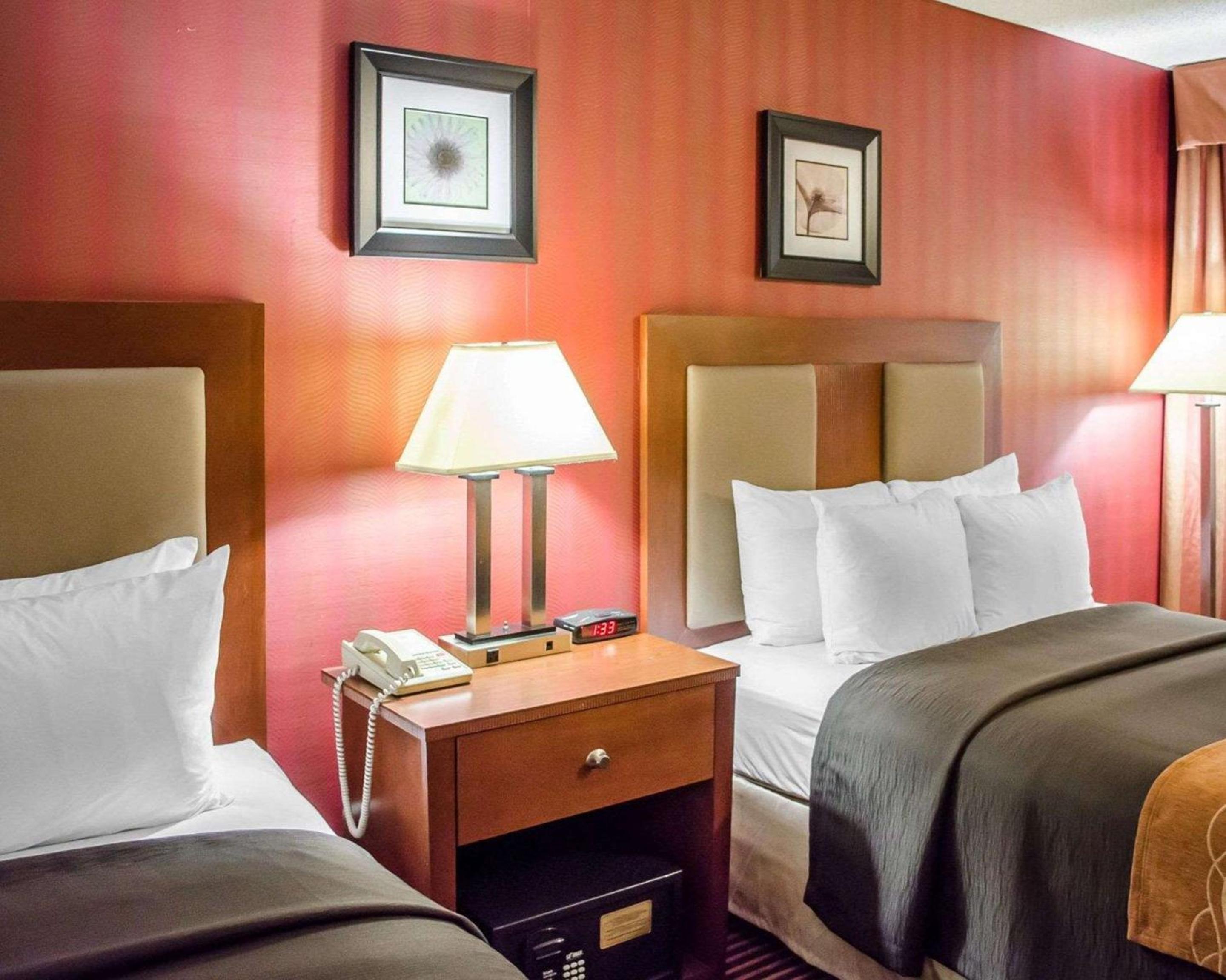 Double Room with Two Double Beds - Photo 1