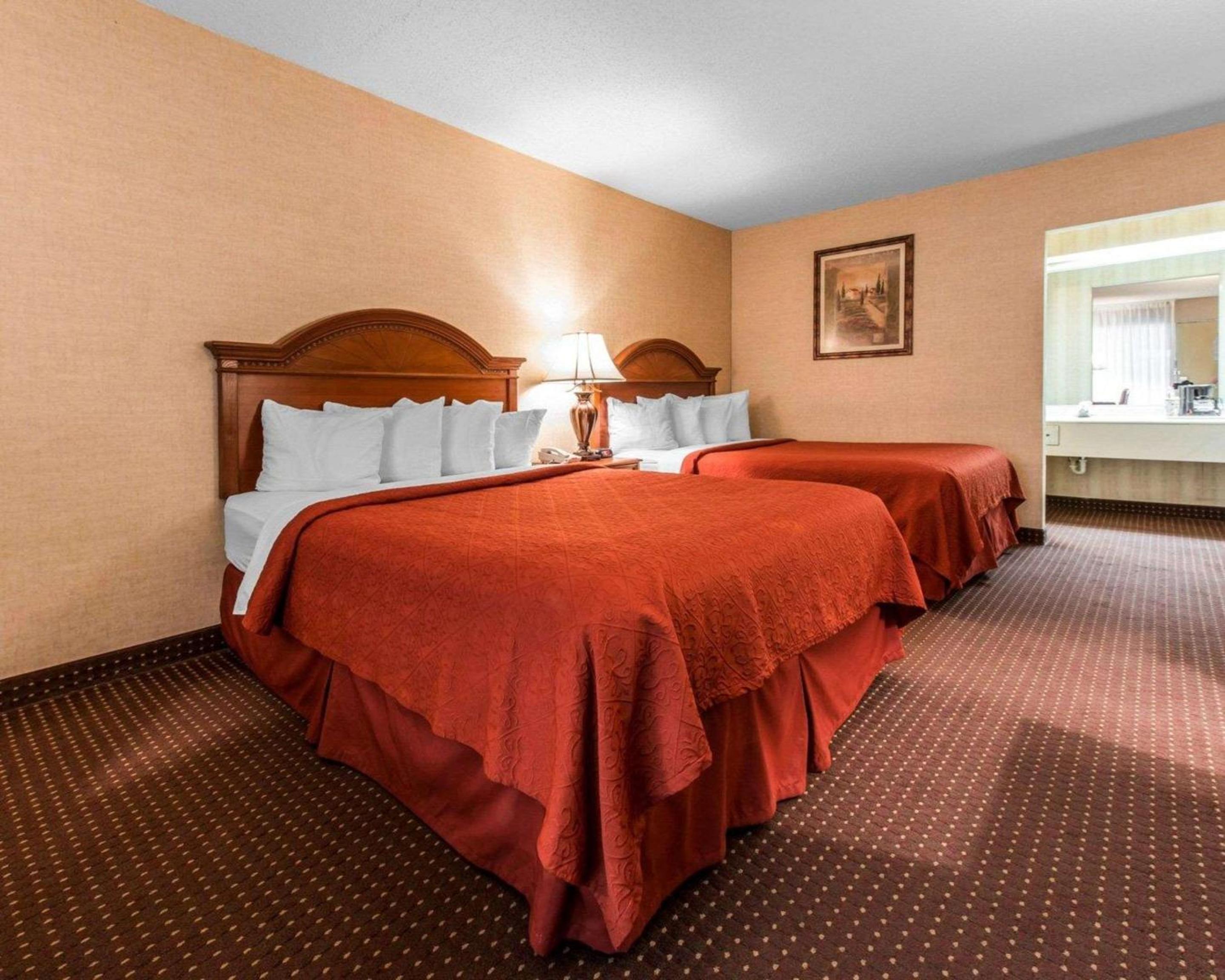 Queen Room with Two Queen Beds - Non-Smoking/Not Pet Friendly - Photo 1