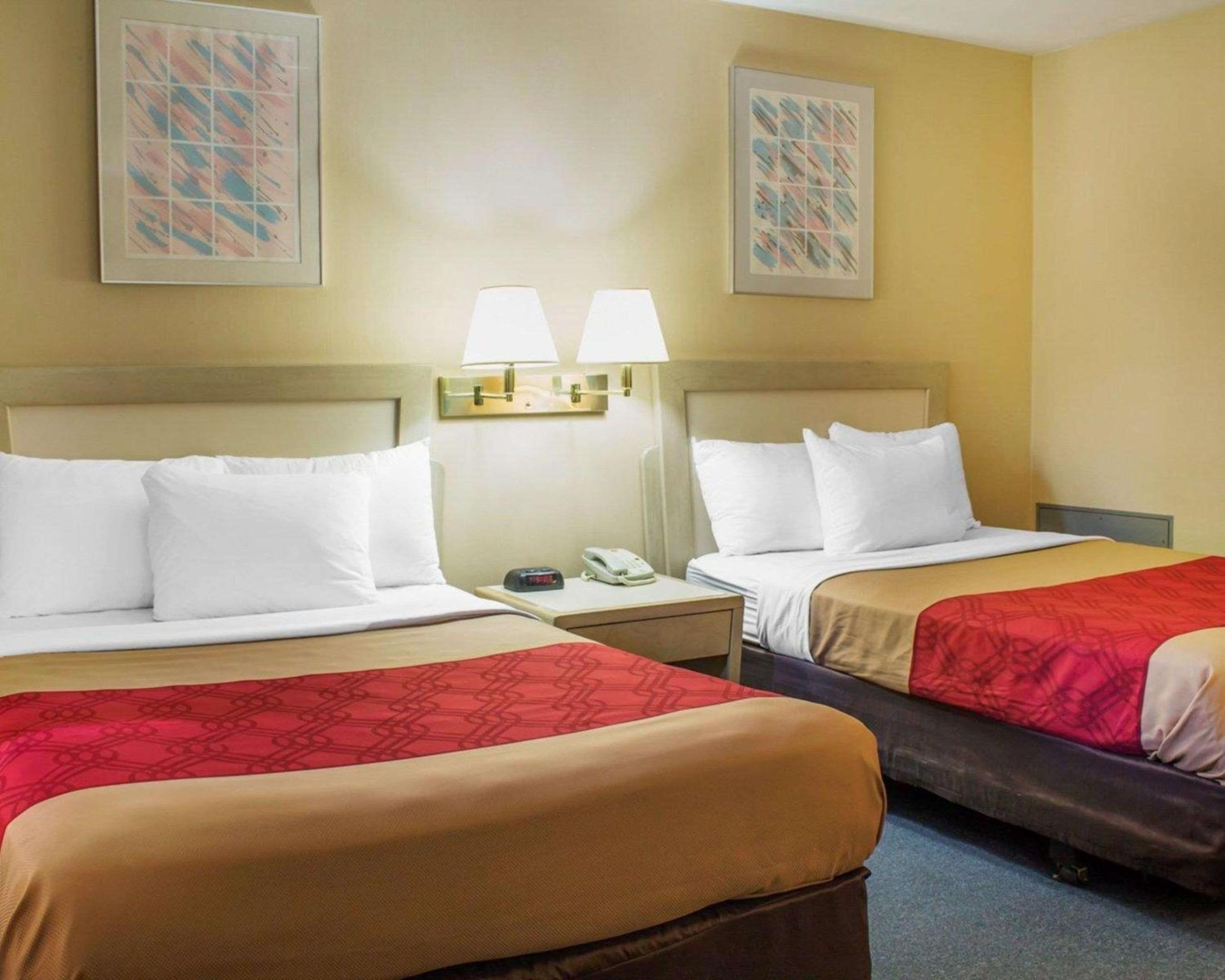 Double Room with Two Double Beds - Photo 1