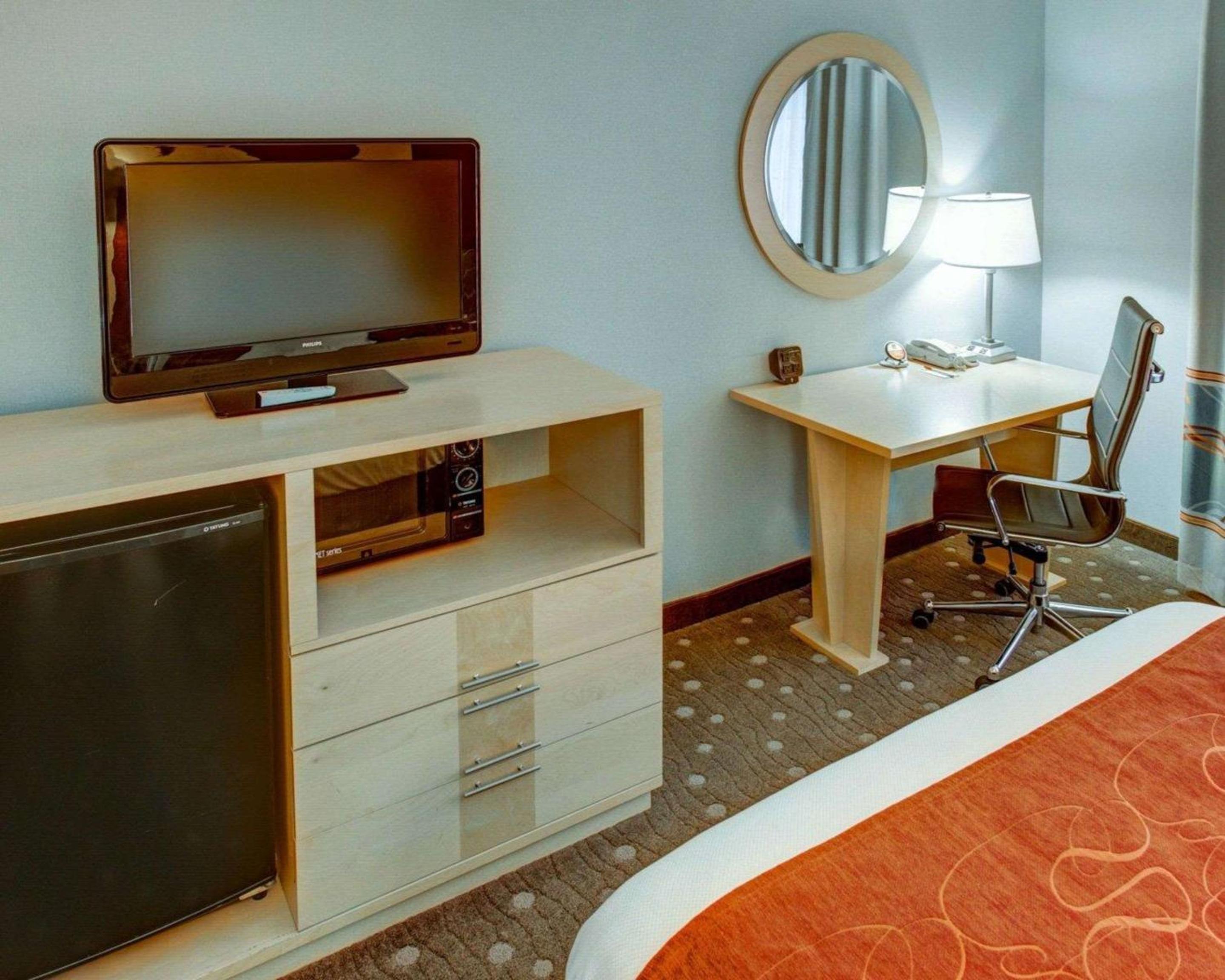 Double Room with Two Double Beds - Non-Smoking - Photo 1