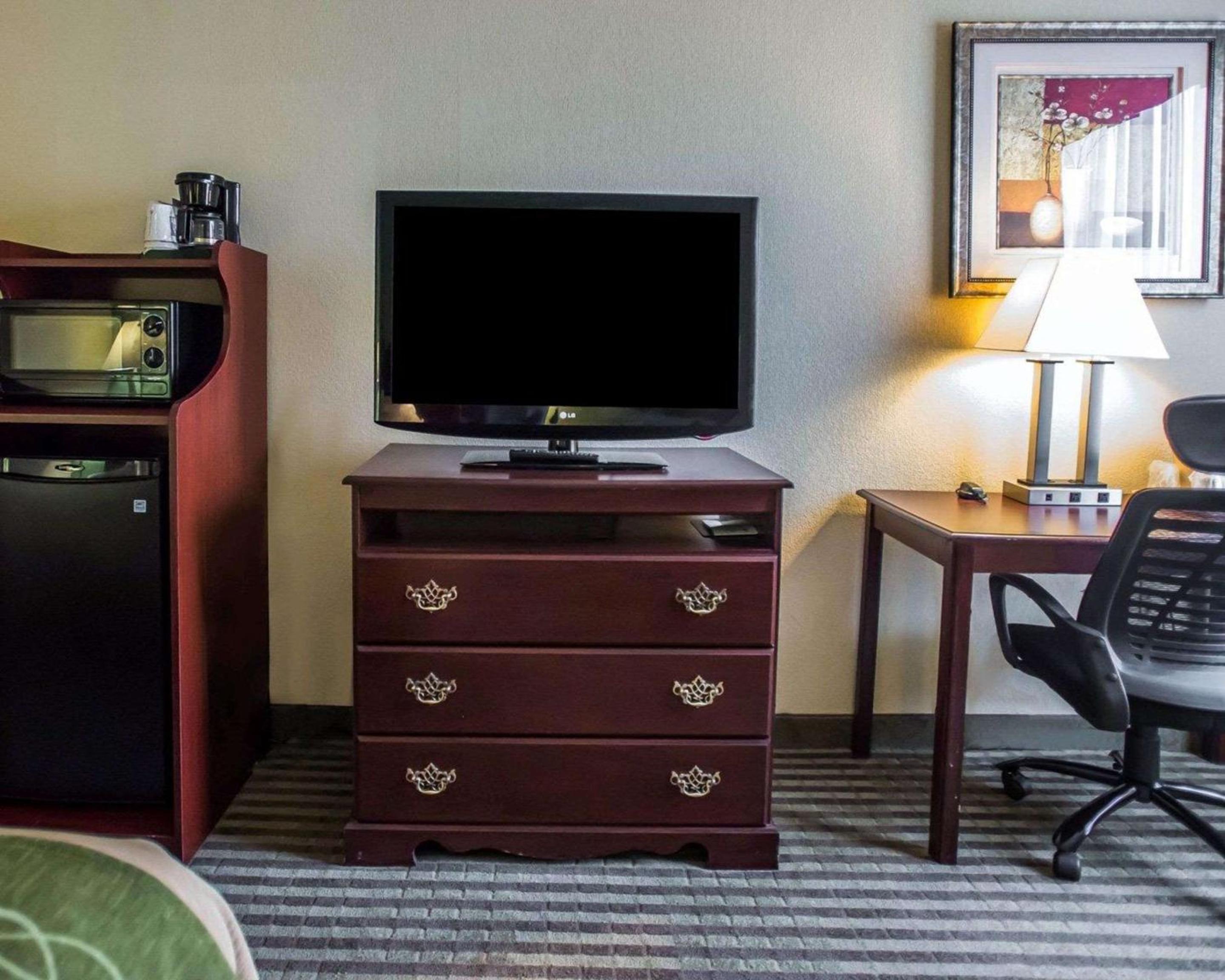 King Room - Non-Smoking - Photo 3
