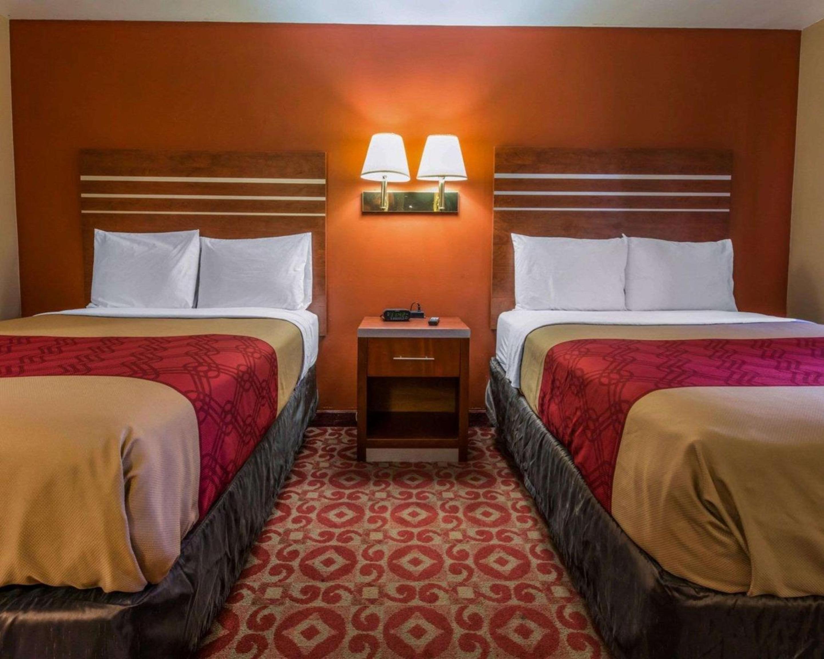 Double Room with Two Double Beds - Non-Smoking - Photo 5