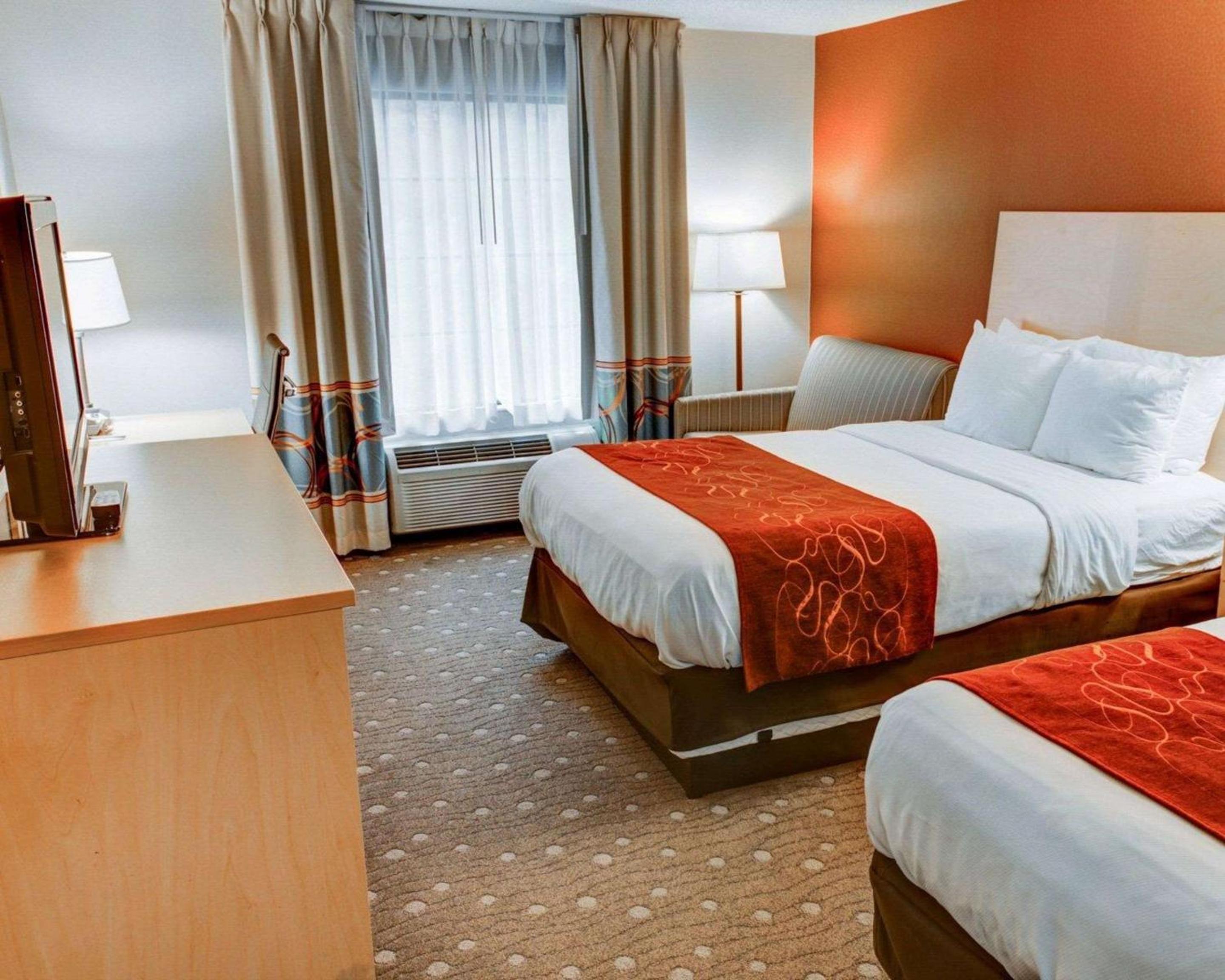 Double Room with Two Double Beds - Non-Smoking - Photo 2