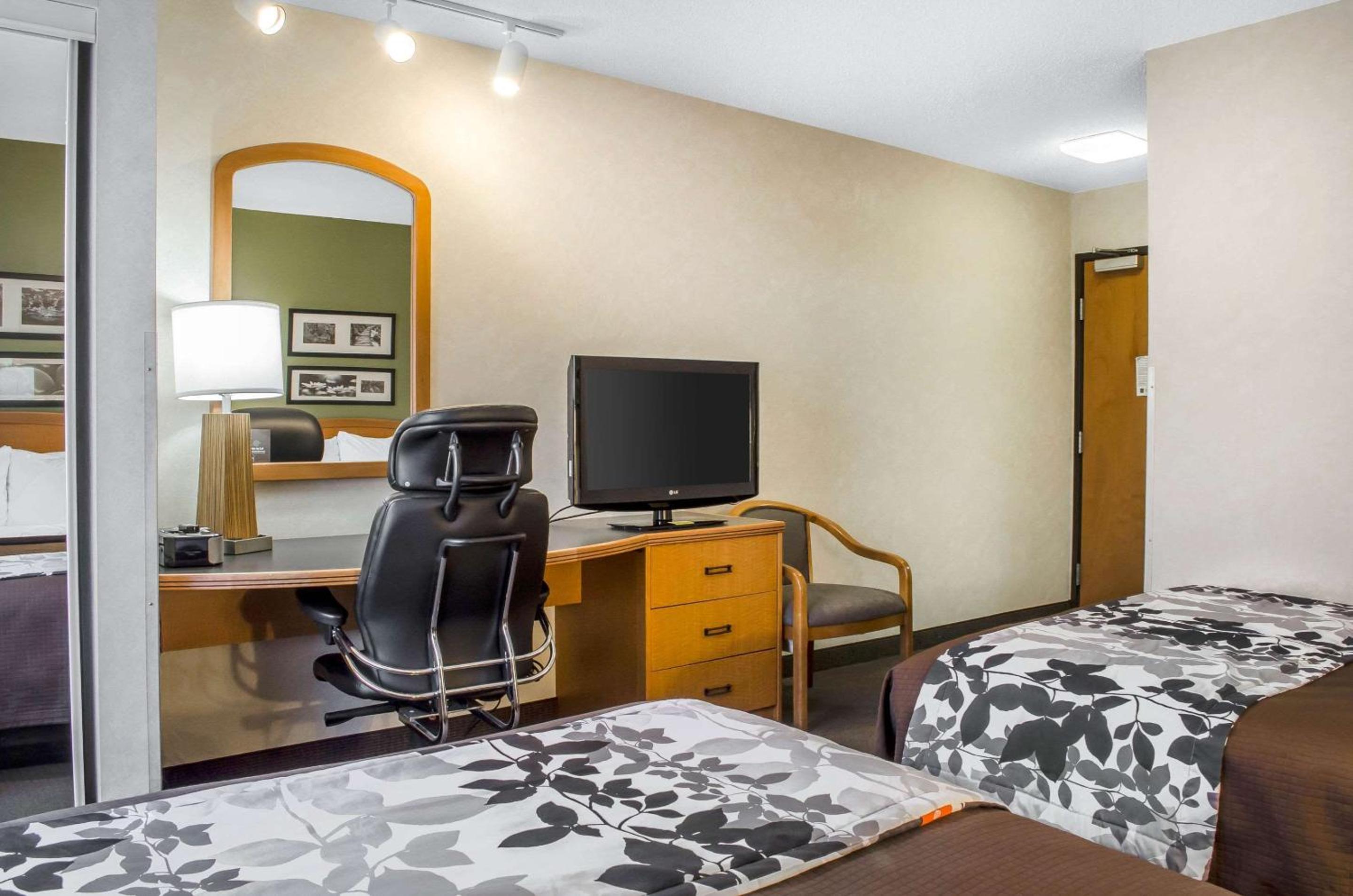 Double Room with Two Double Beds - Non-Smoking - Photo 3