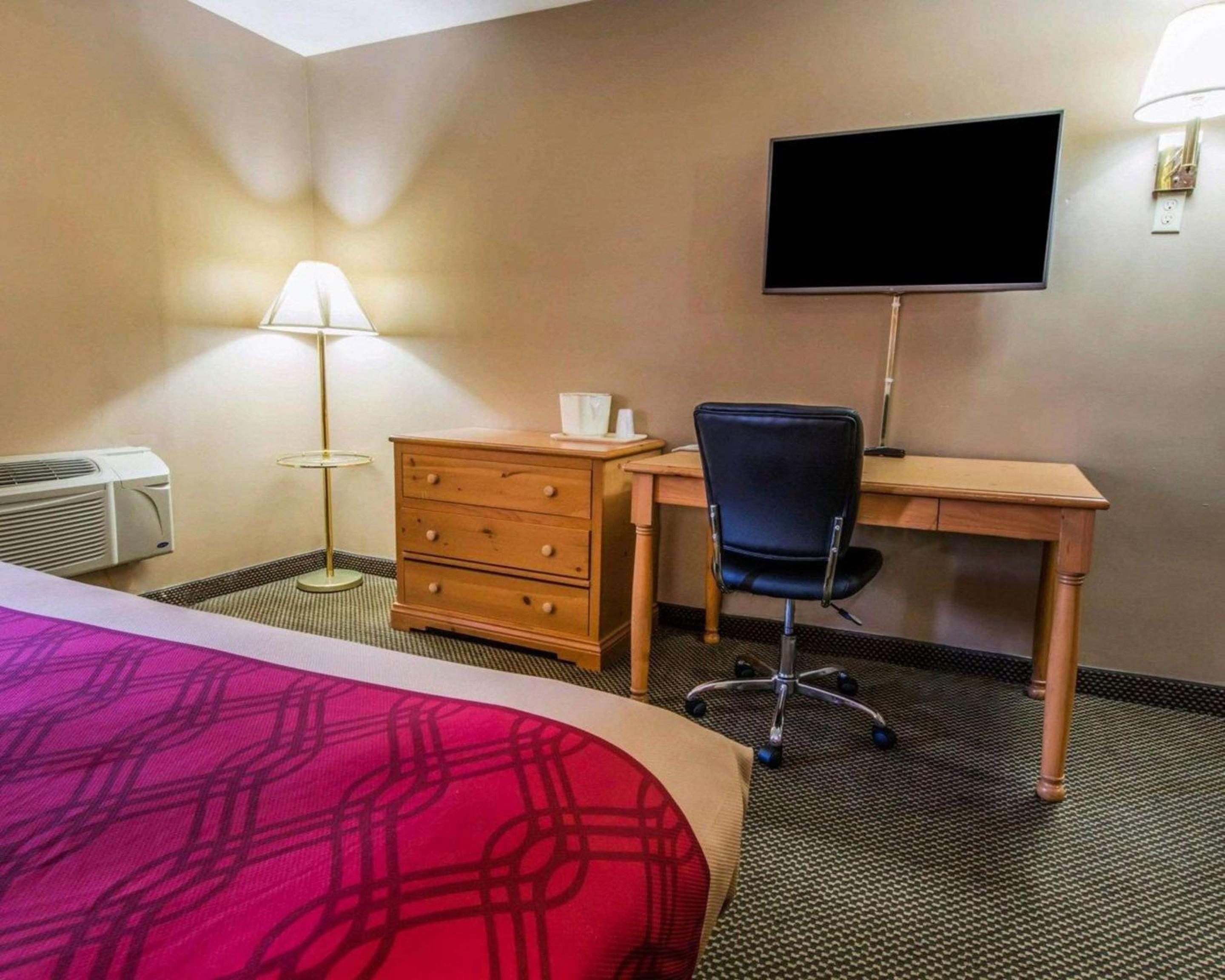 Double Room with Two Double Beds - Non-Smoking - Photo 7
