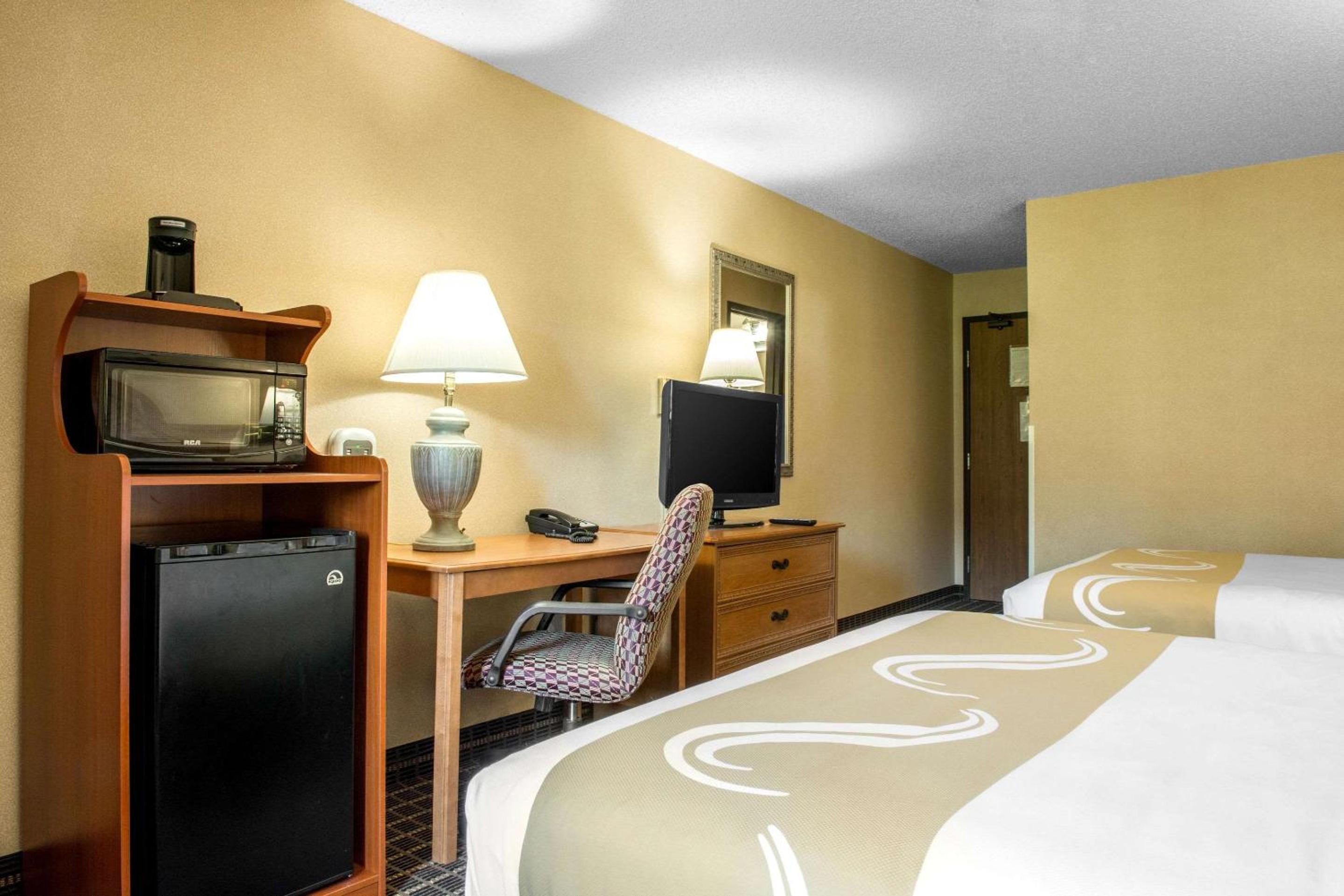 Queen Room with Two Queen Beds - Non-Smoking - Photo 1