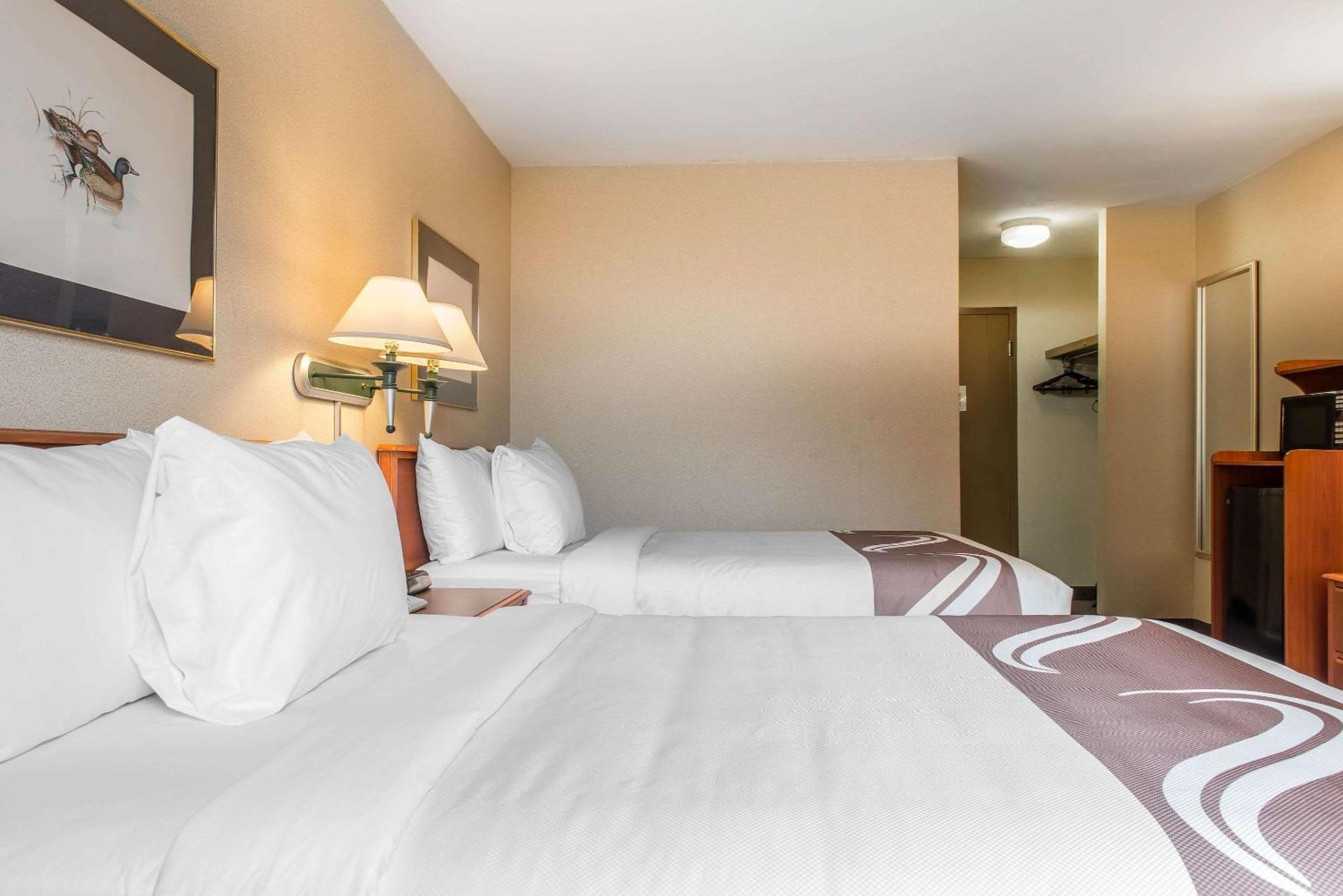 Double Room with Two Double Beds - Smoking photo 3