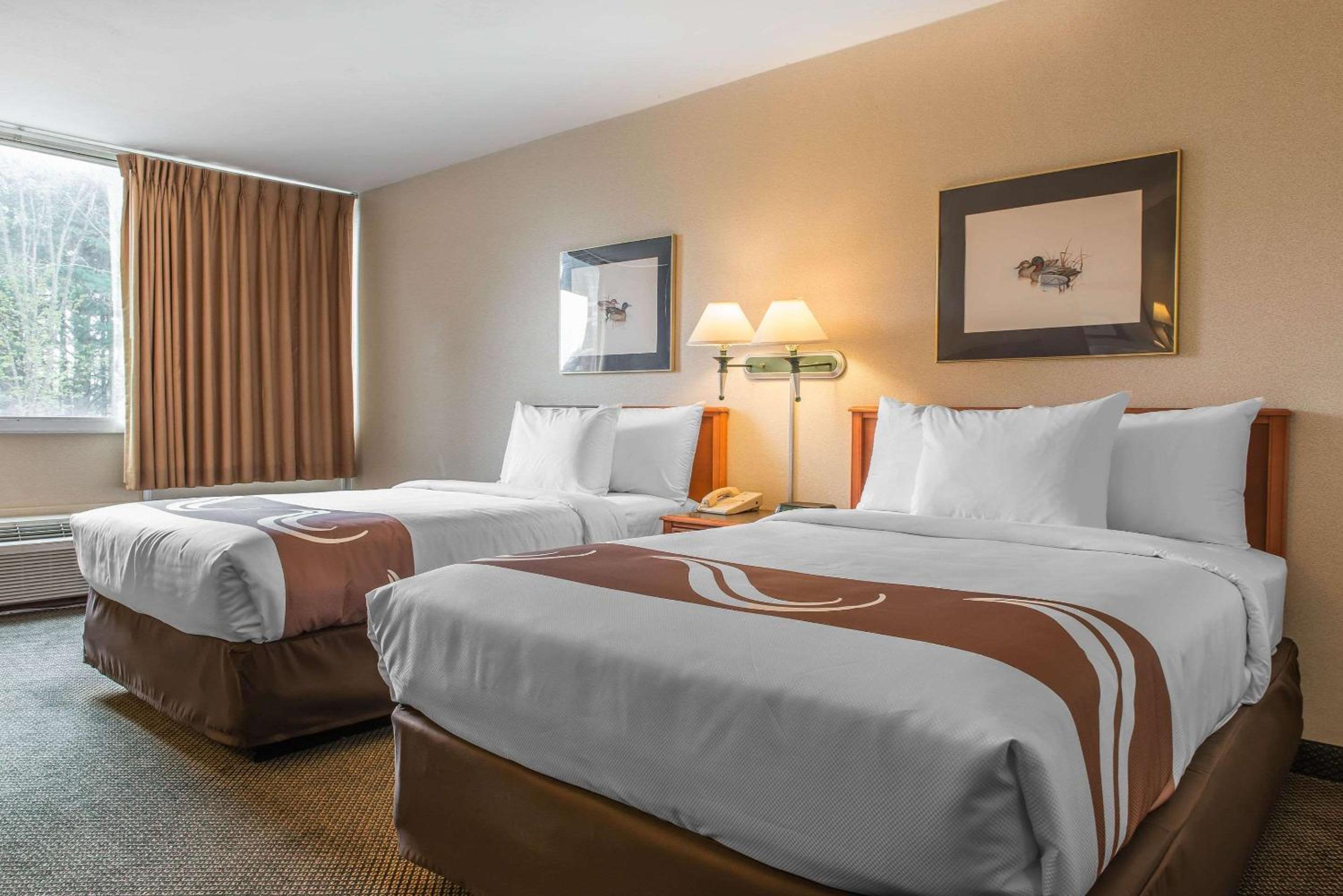 Double Room with Two Double Beds - Smoking photo 2