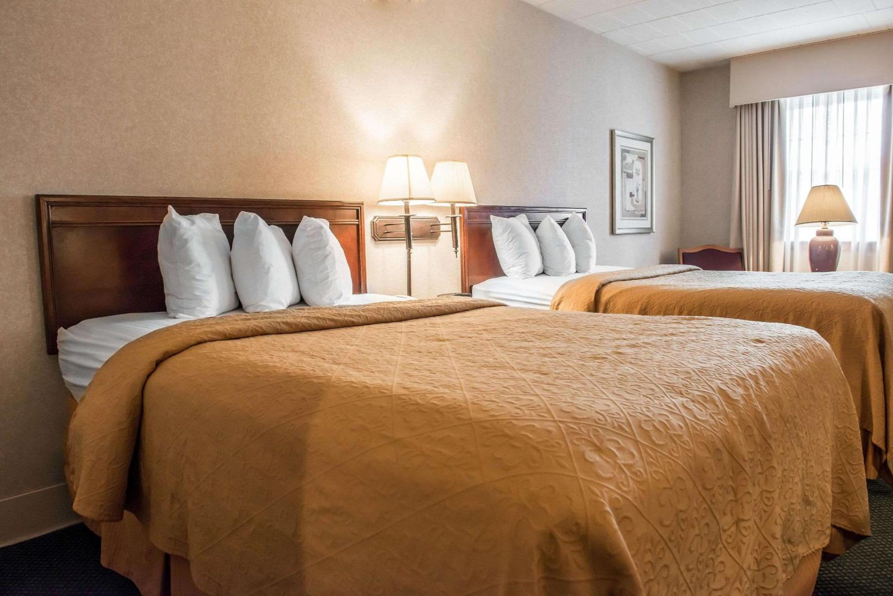 Double Room with Two Double Beds - Non-Smoking - Photo 3