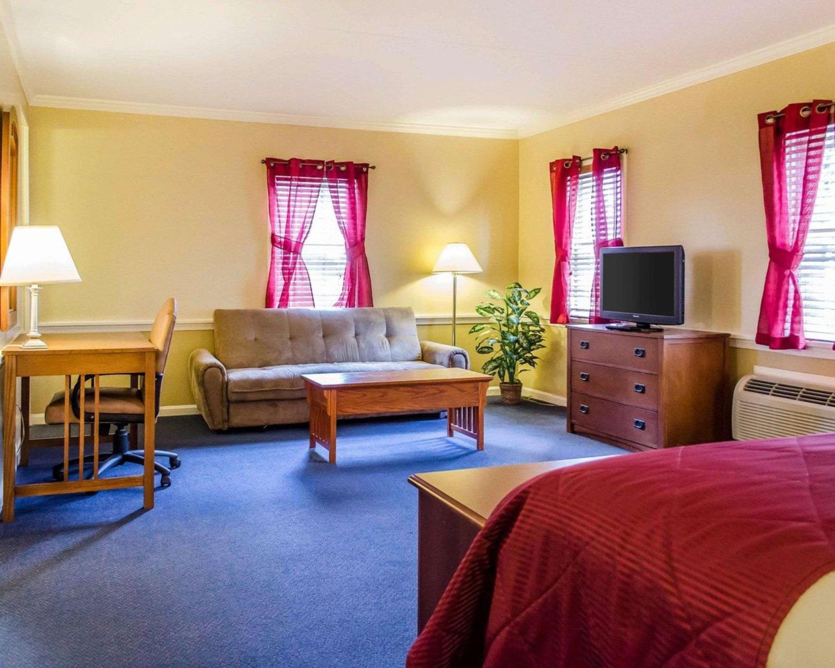 Superior King Suite - Non-Smoking