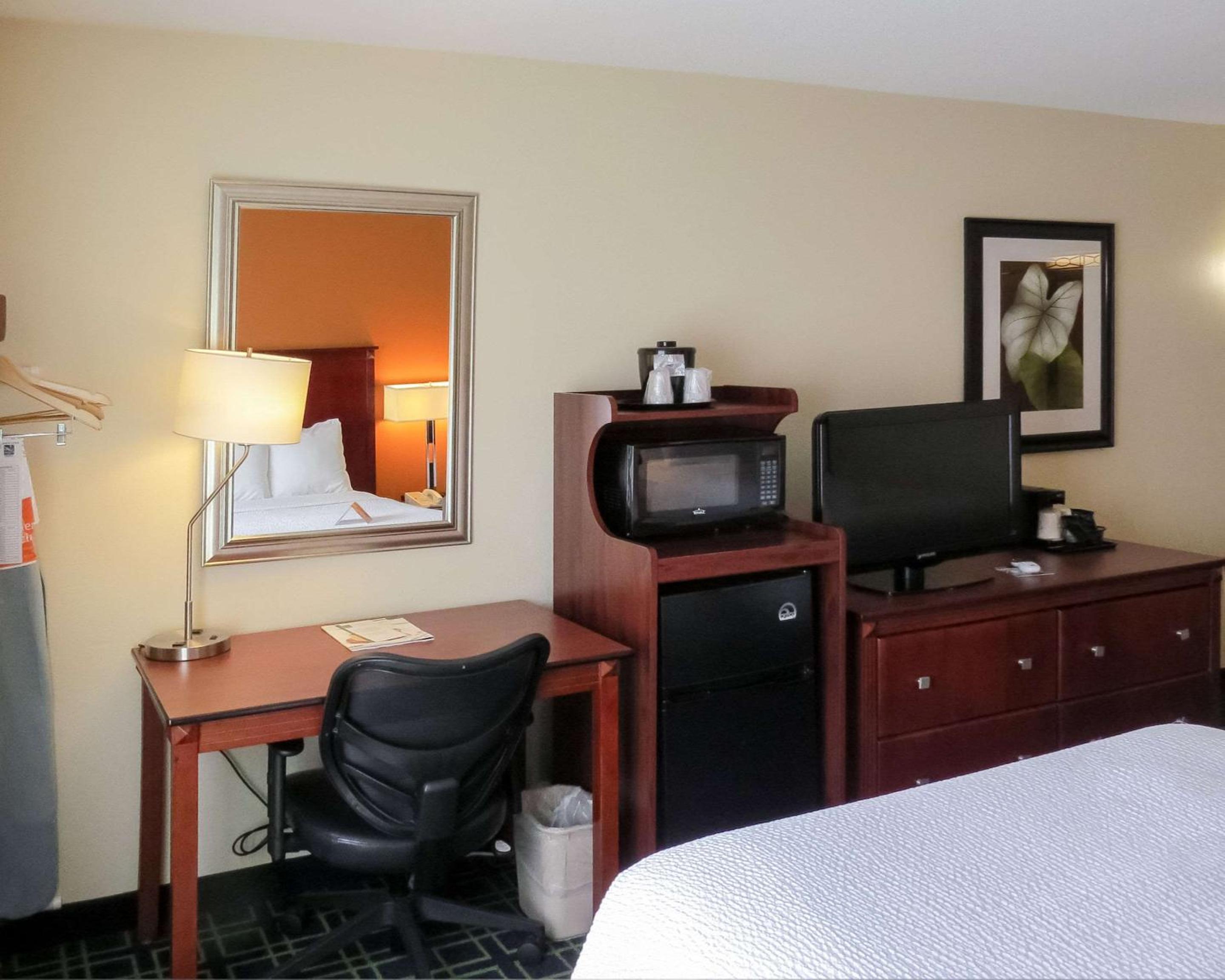 King Room - Non-Smoking photo 1