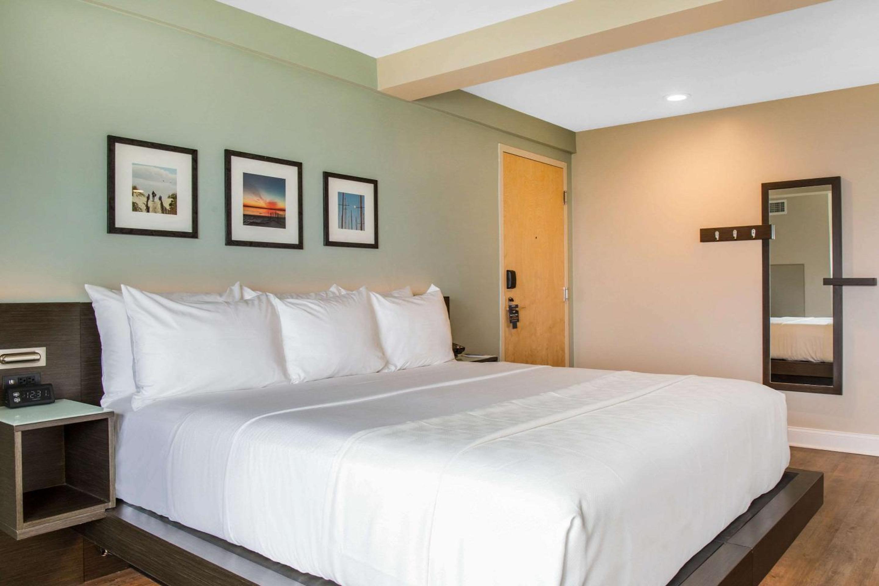 2 King Beds, Executive Suite, Non-Smoking photo 1
