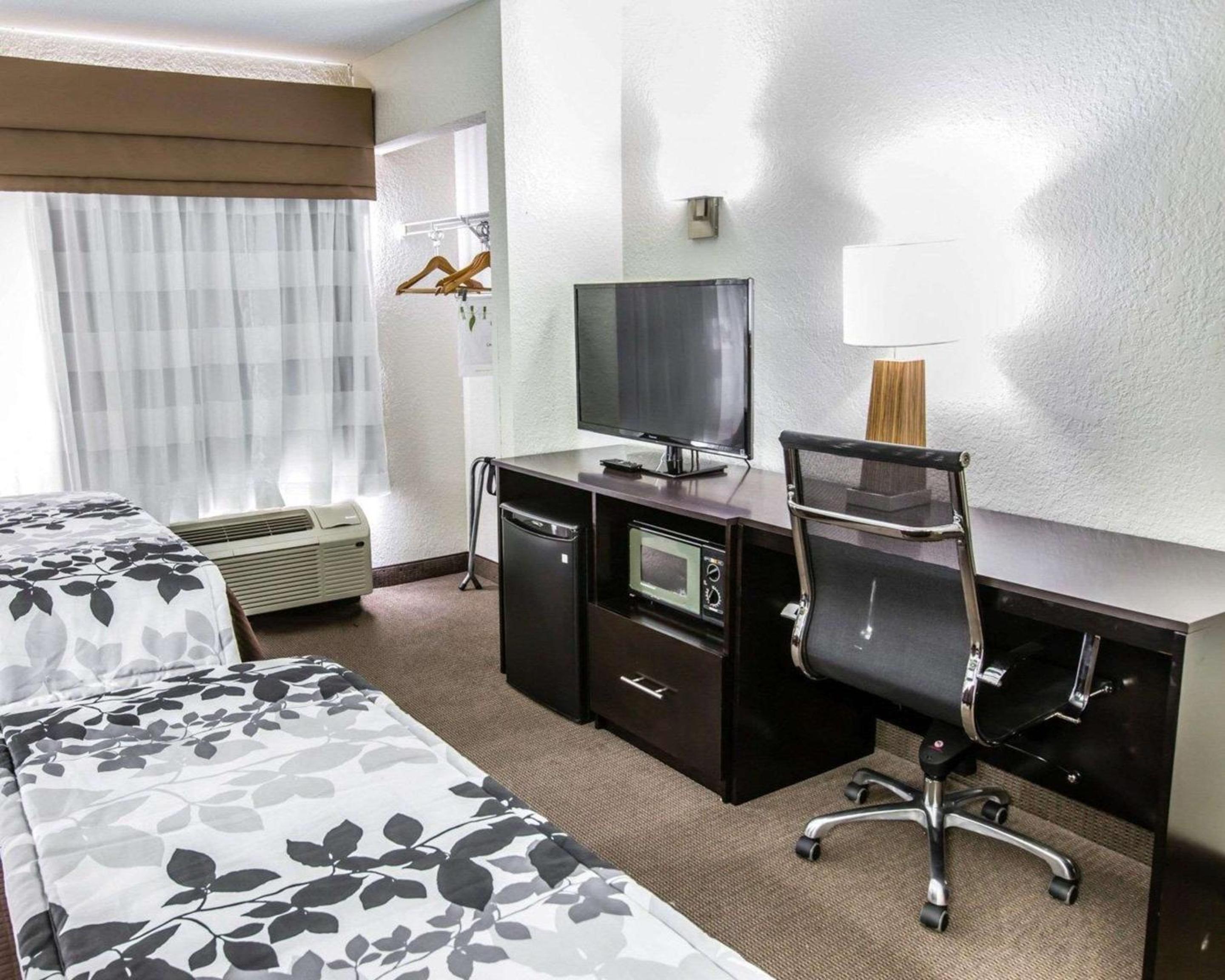 Double Room with Two Double Beds - Non-Smoking