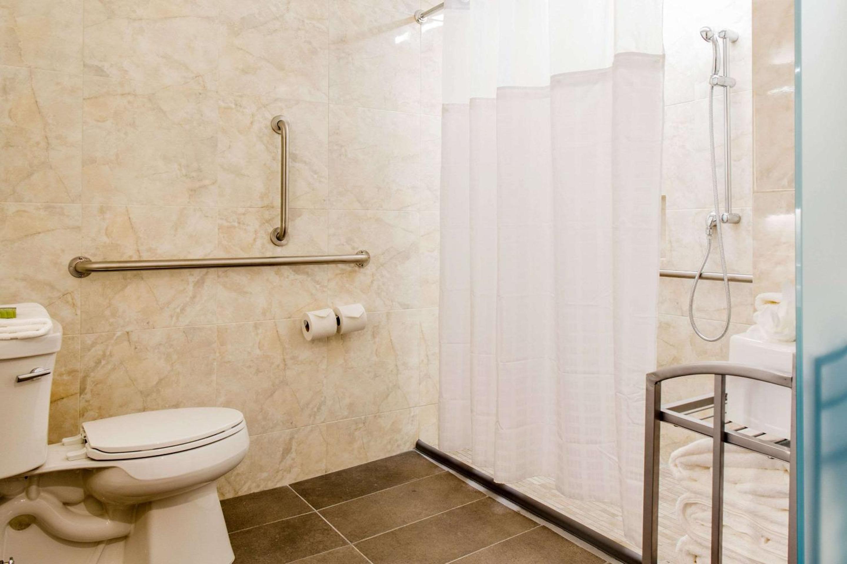 King Room - Mobility Access/Non-Smoking - Photo 9