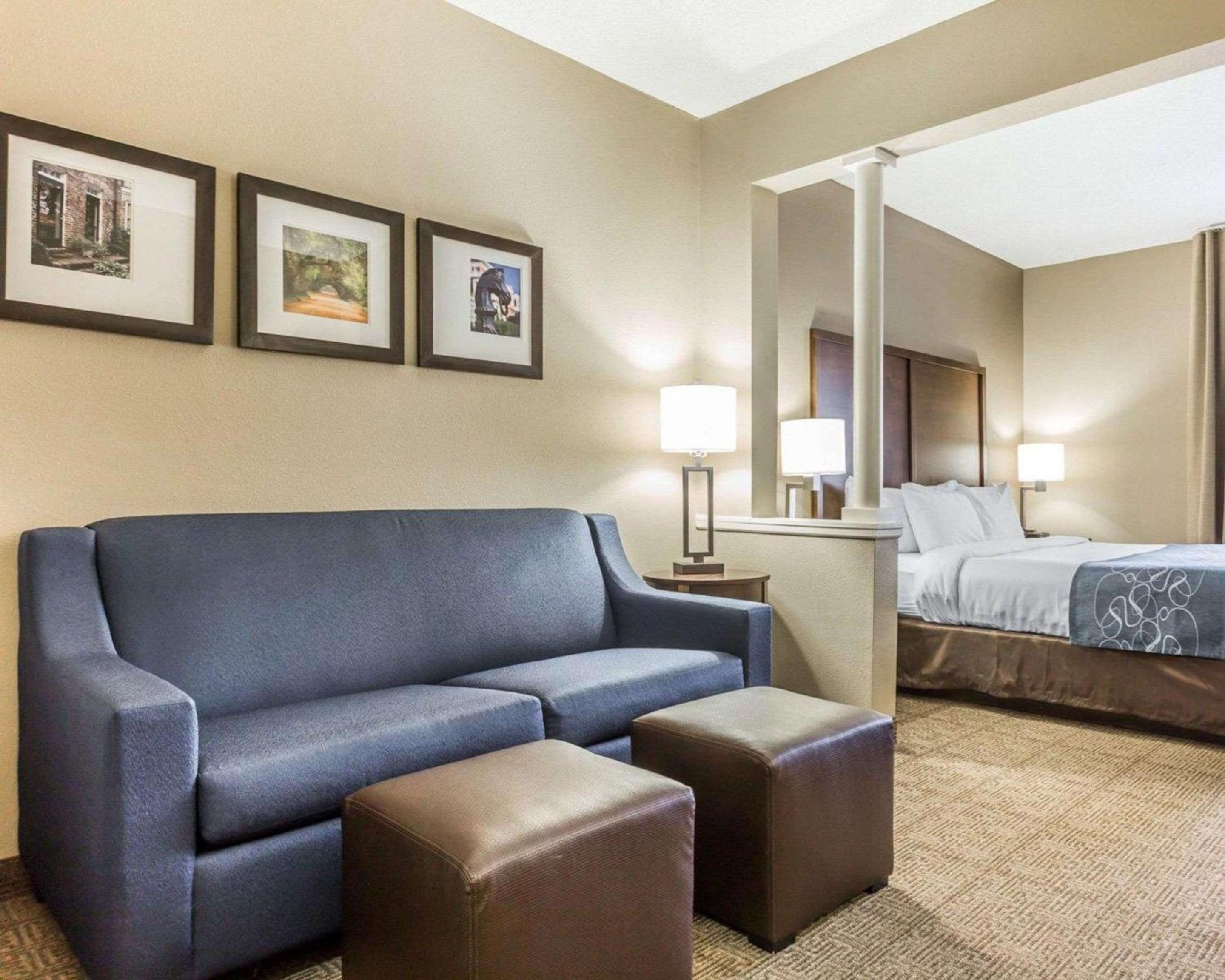King Suite - Non-Smoking - Photo 1