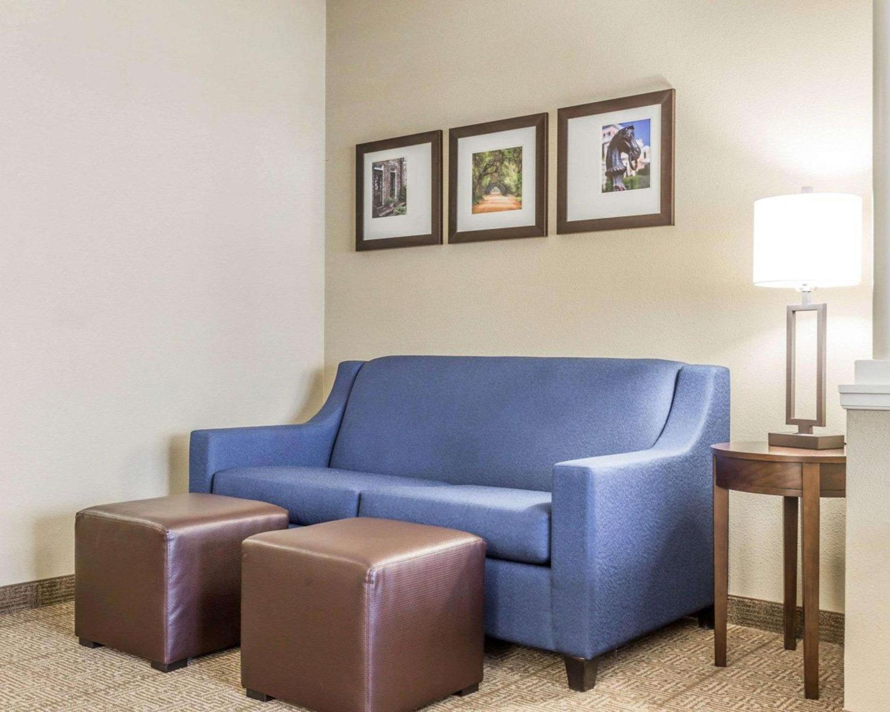 King Suite with Sofa Bed - Non-Smoking - Photo 8