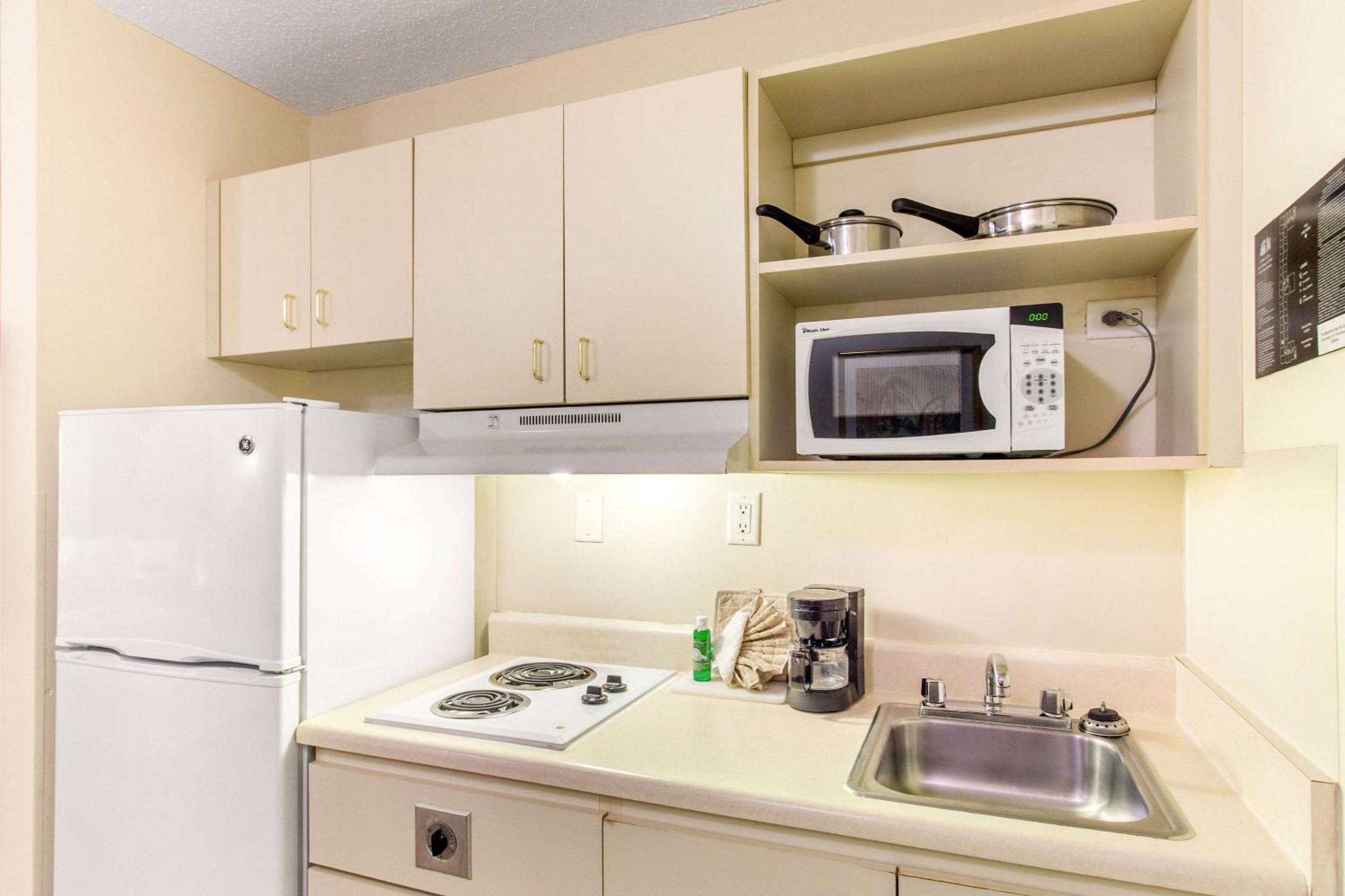 Deluxe Quadruple Room - Non-Smoking - Photo 2