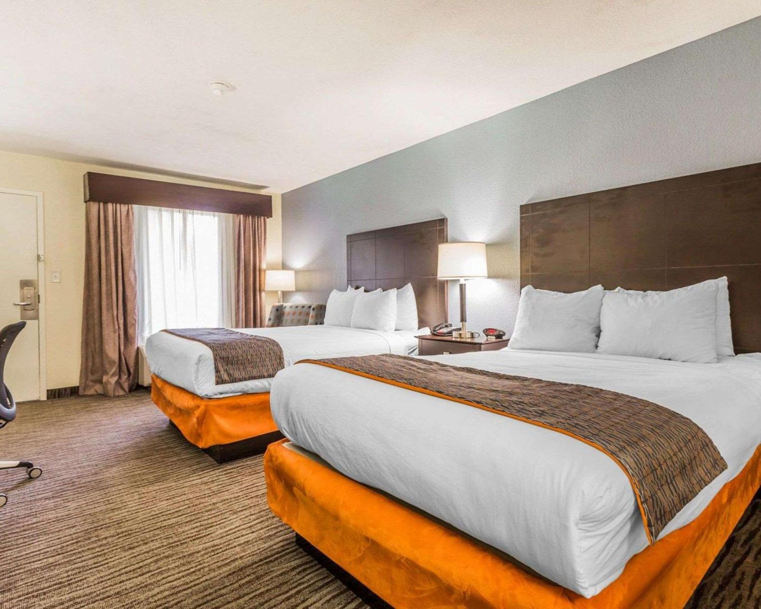 Room with Two Double Beds - Non-Smoking - Photo 4