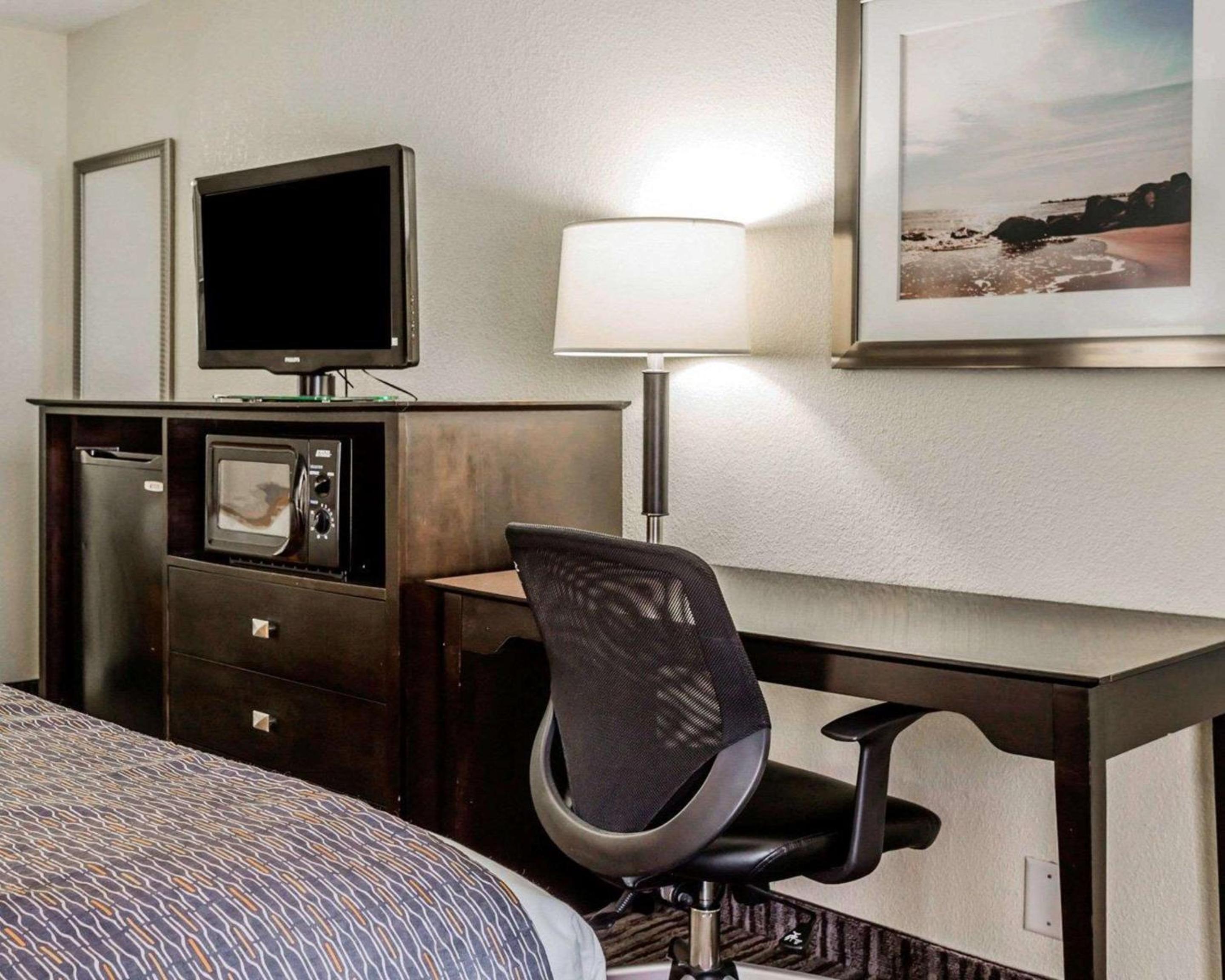 Room with Two Double Beds - Non-Smoking - Photo 3