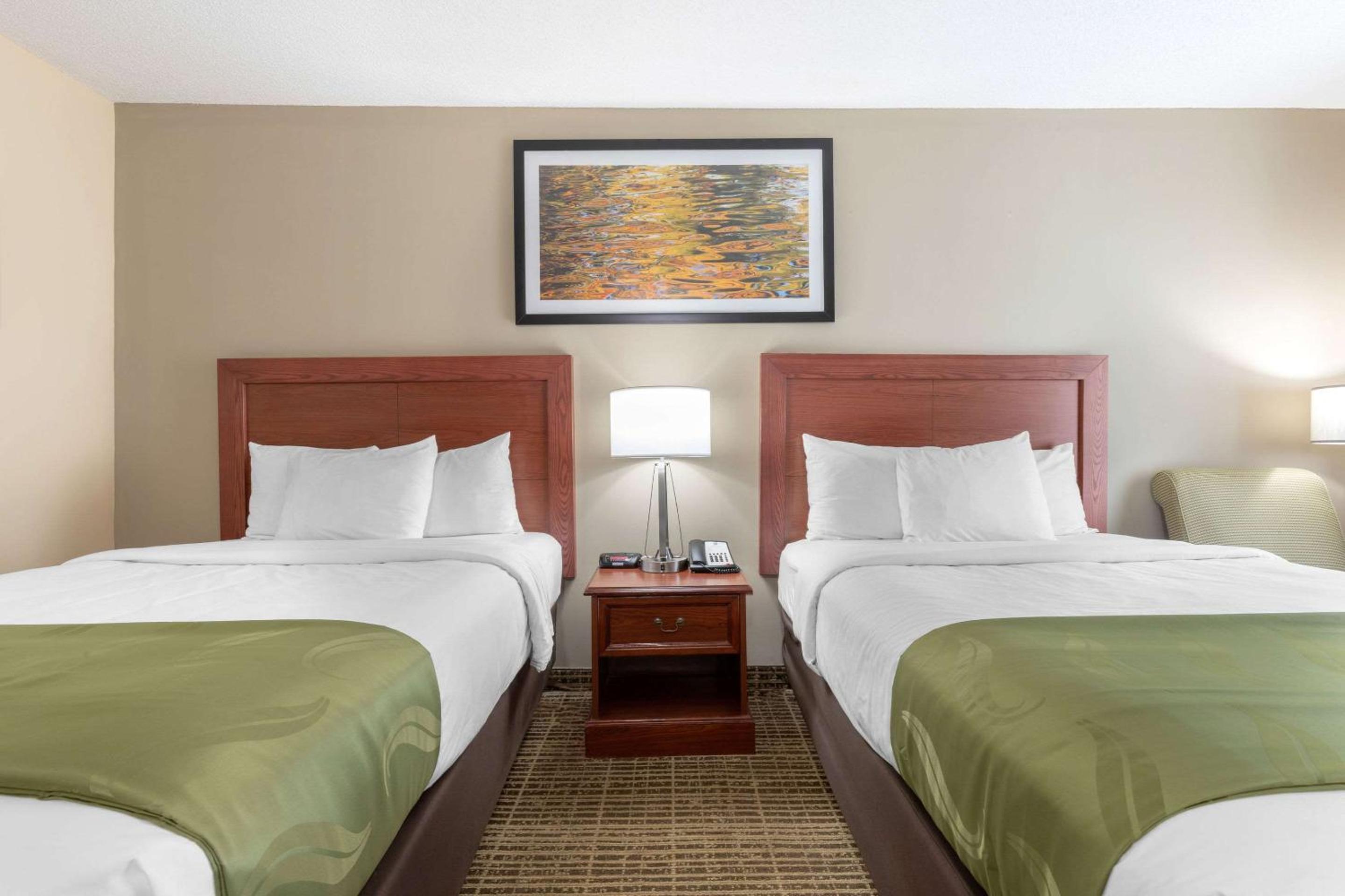 Double Room with Two Double Beds - Smoking - Photo 1
