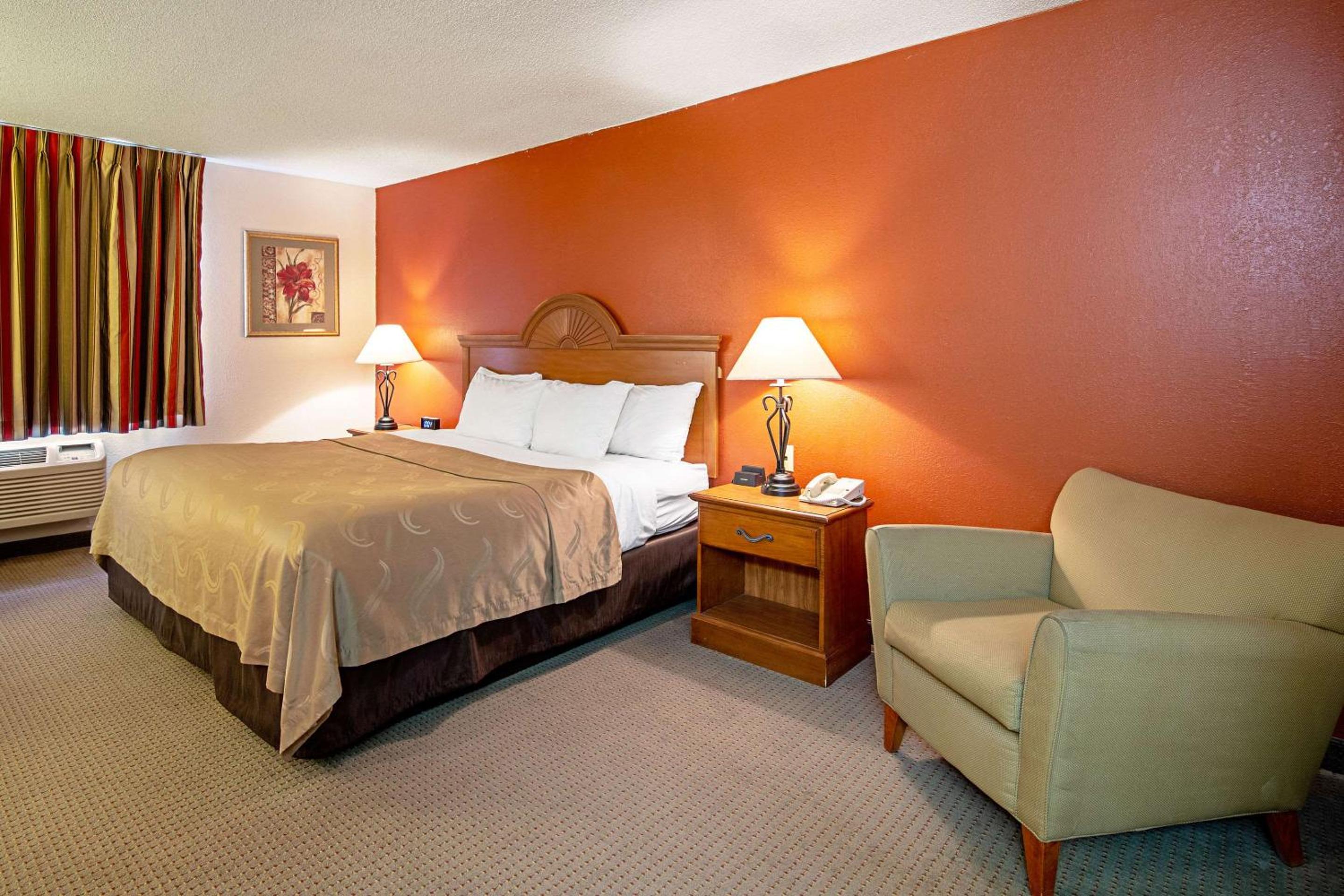 Queen Room - Accessible/Nonsmoking - Photo 1
