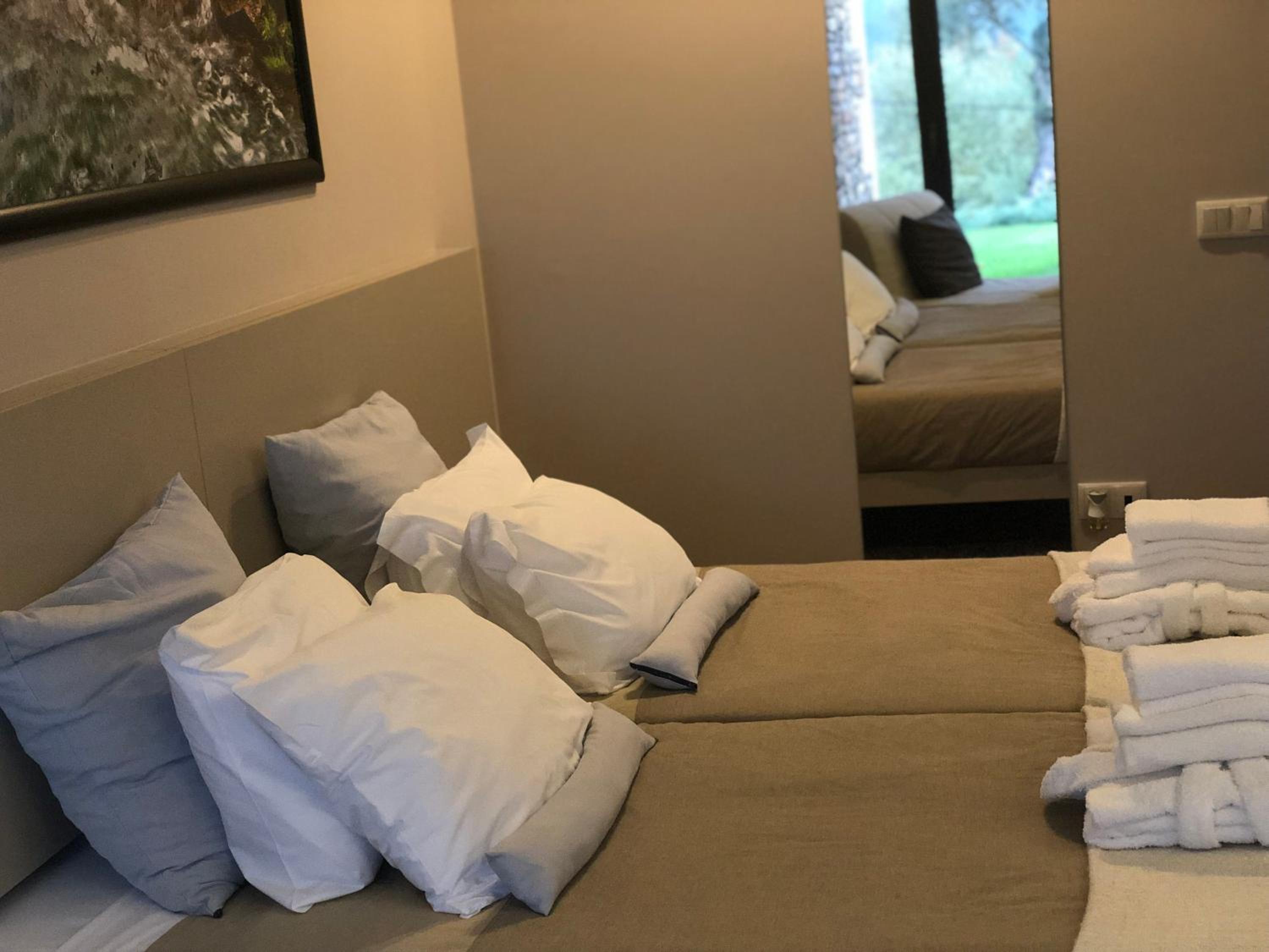 Standard Twin Room with Mountain View - Photo 5