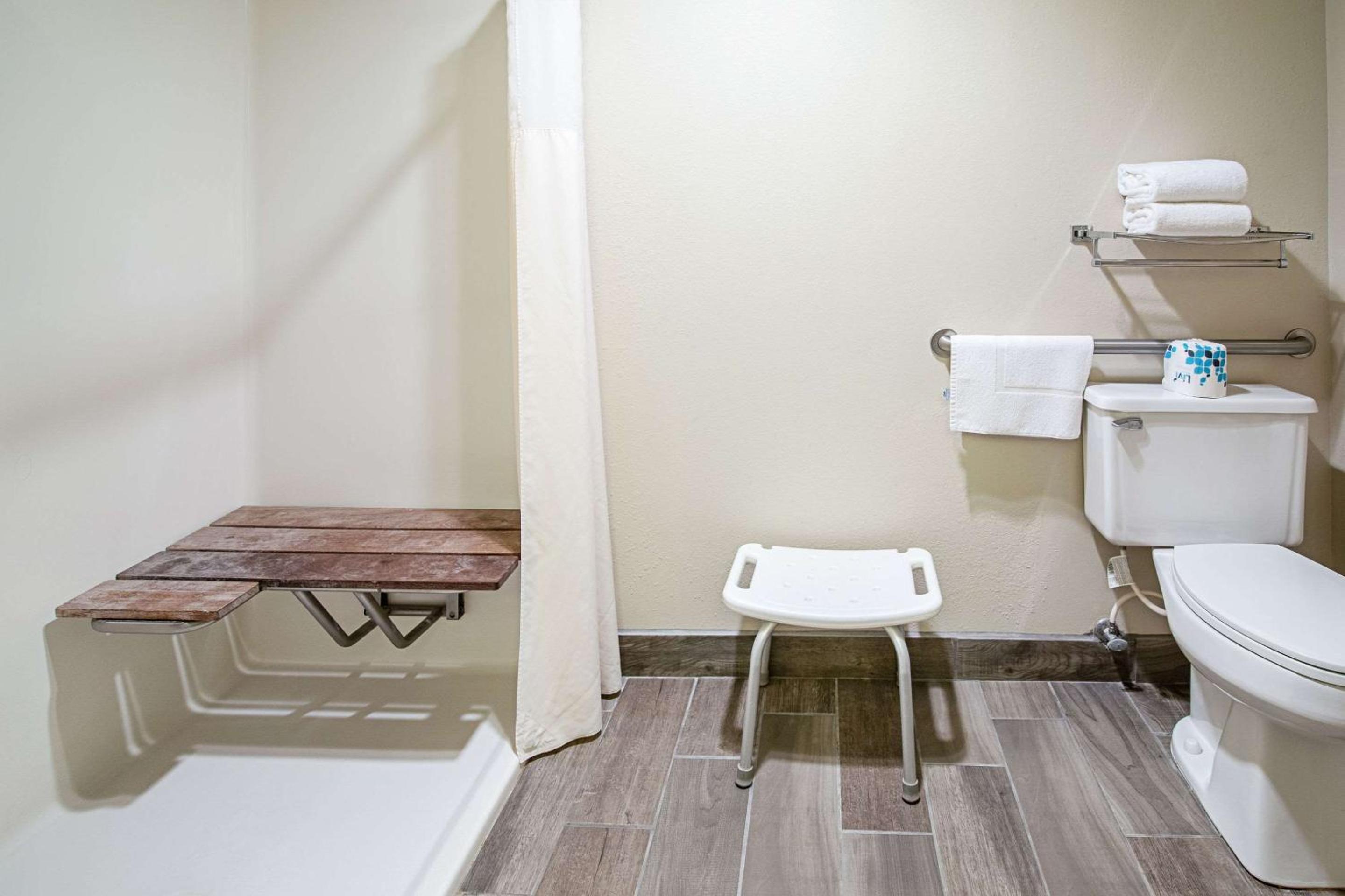 Queen Room - Disability Access/Non-Smoking - Photo 3