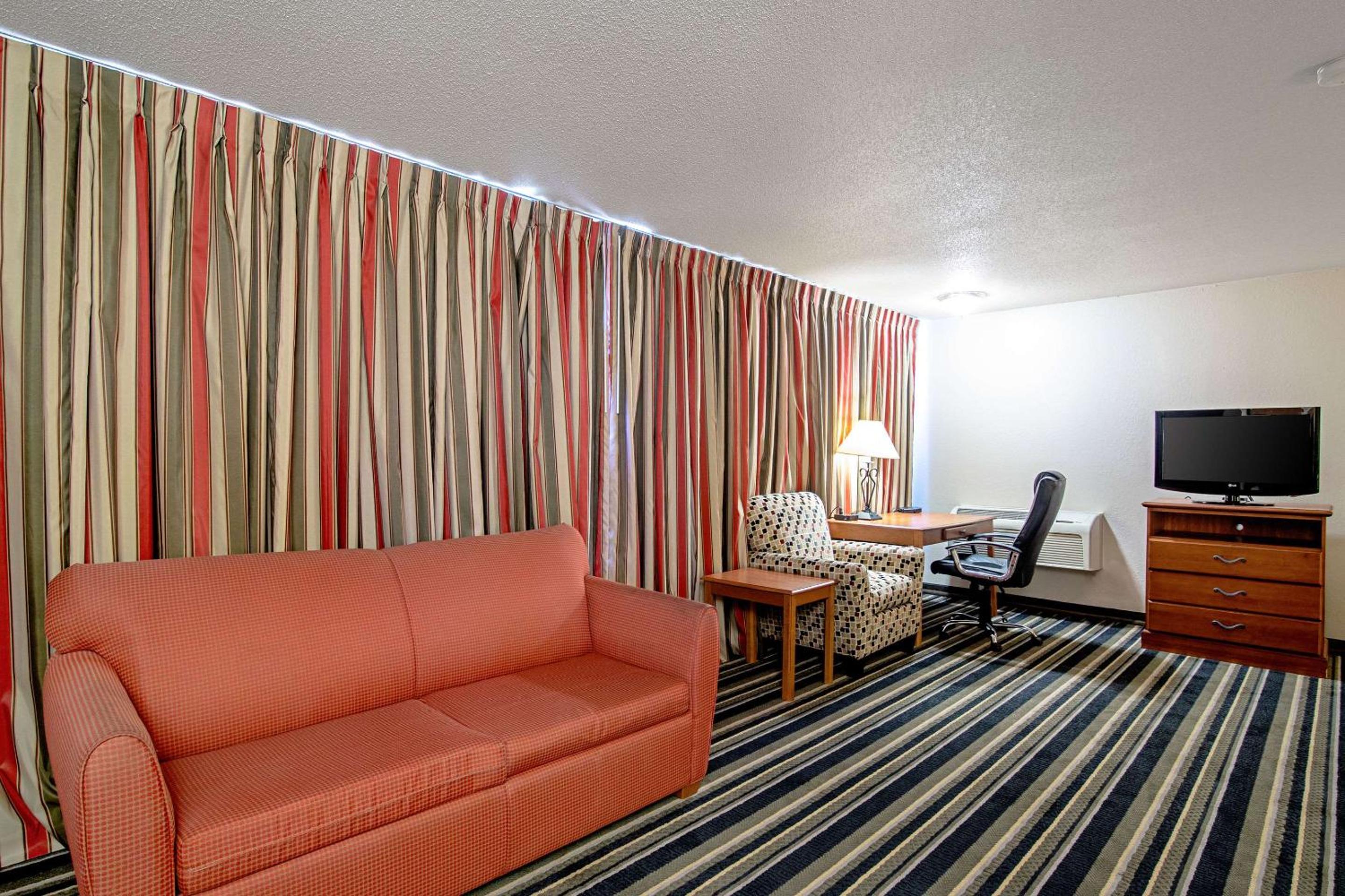 Queen Room - Non-Smoking - Photo 2