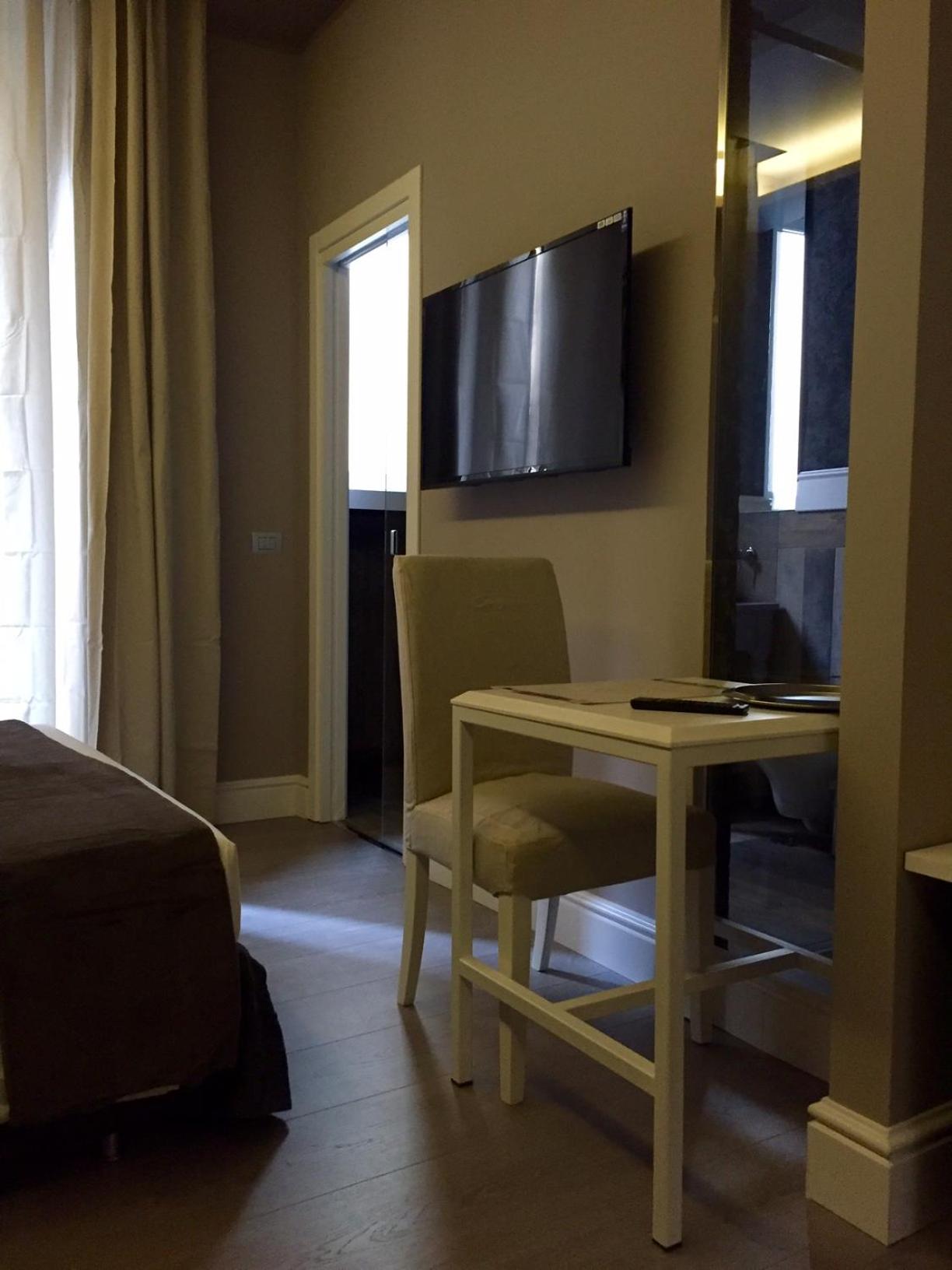 Deluxe Suite photo 2