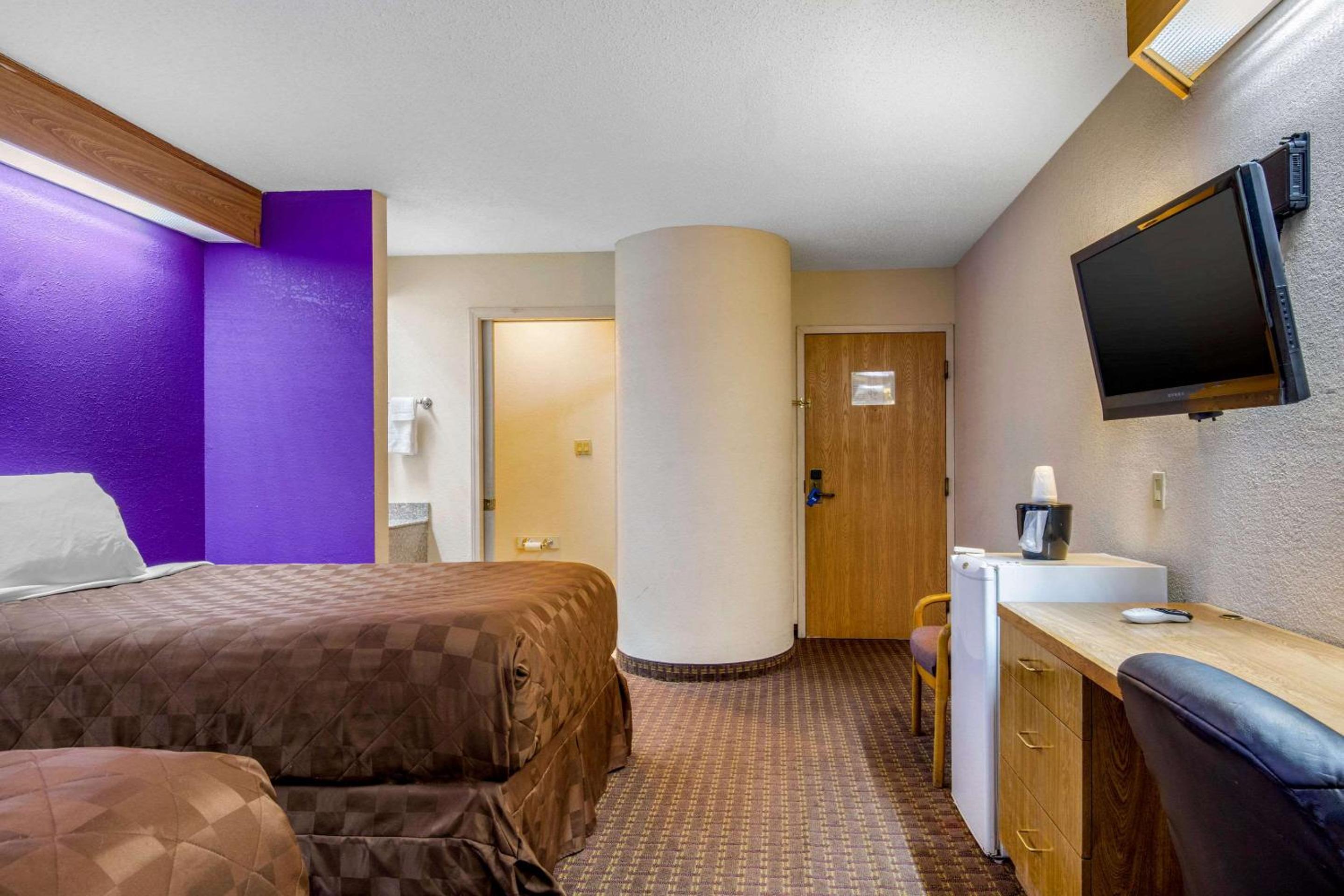 2 Full Bed Smoking - Photo 5