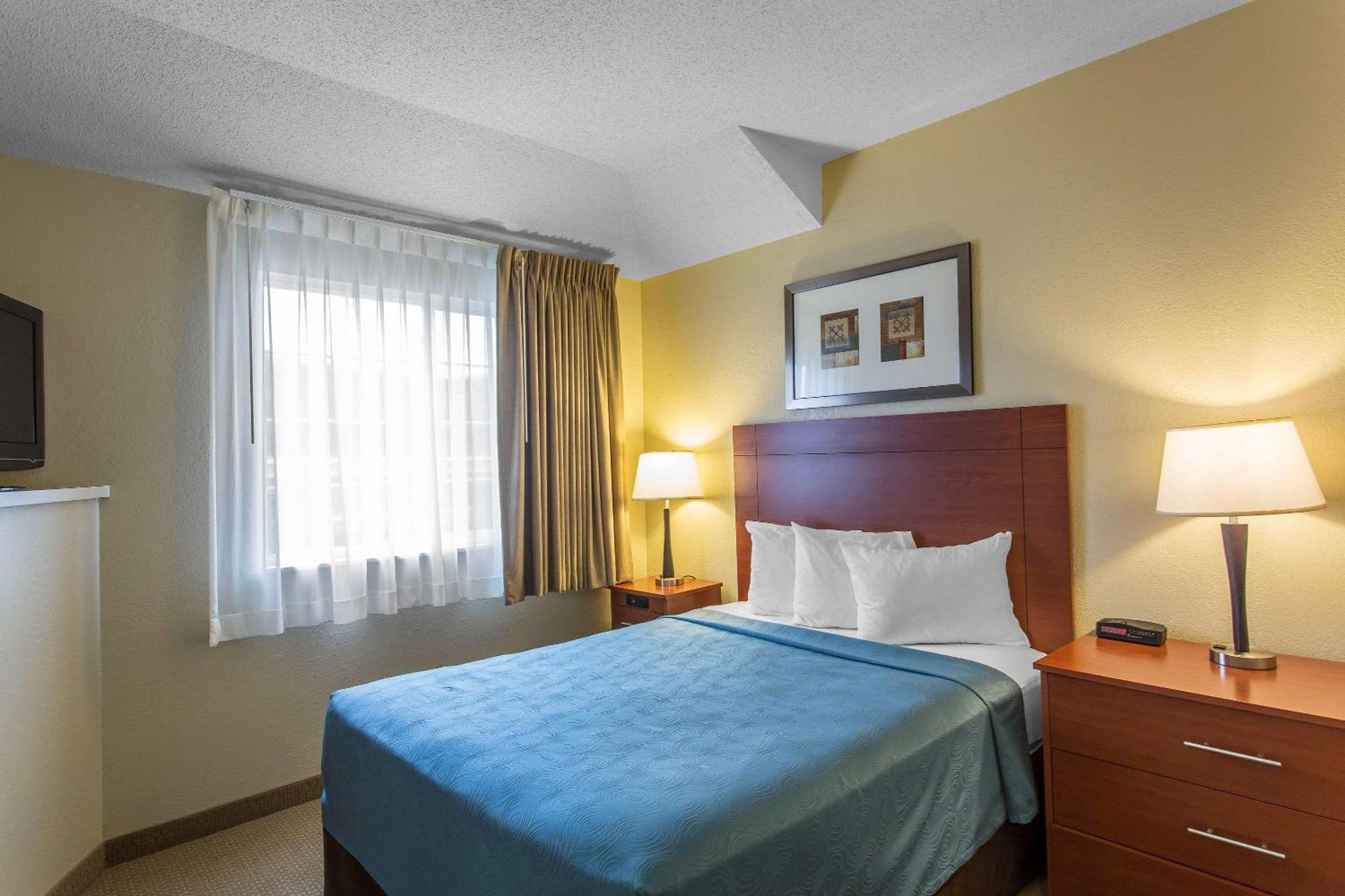 Double Suite - Non-Smoking - Photo 4