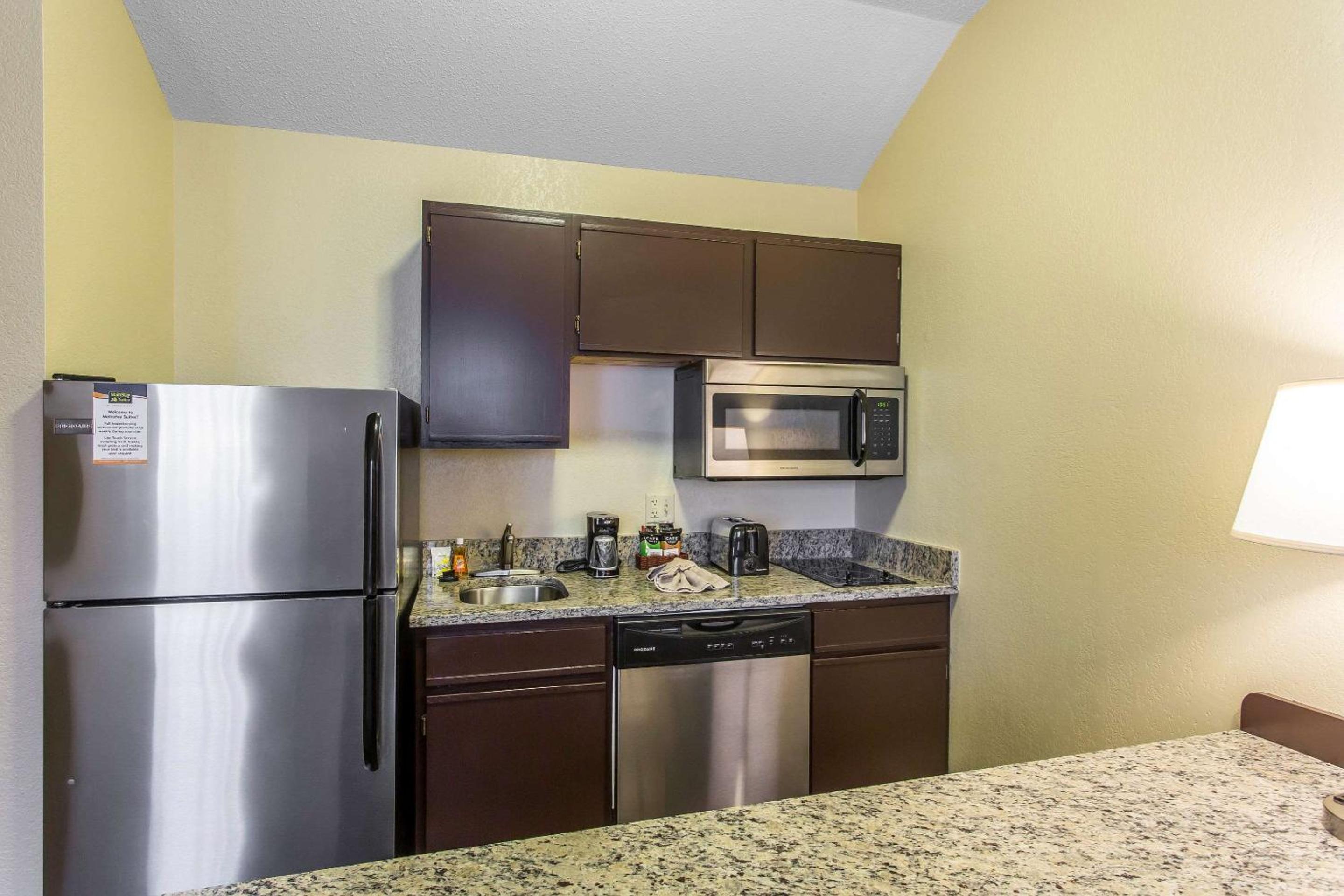 Double Suite - Non-Smoking - Photo 3