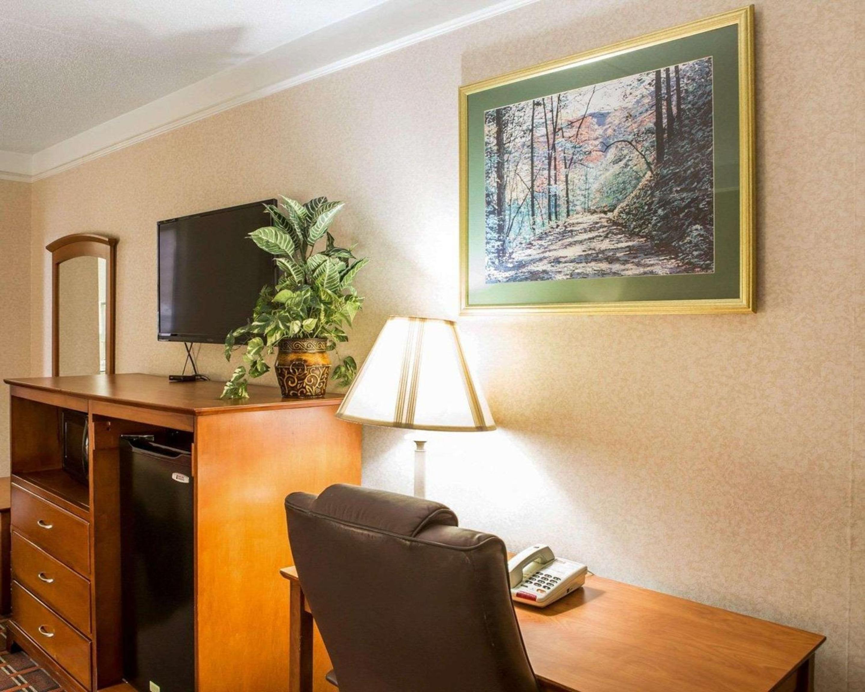 Double Room With Two Double Beds - Non-Smoking photo 1