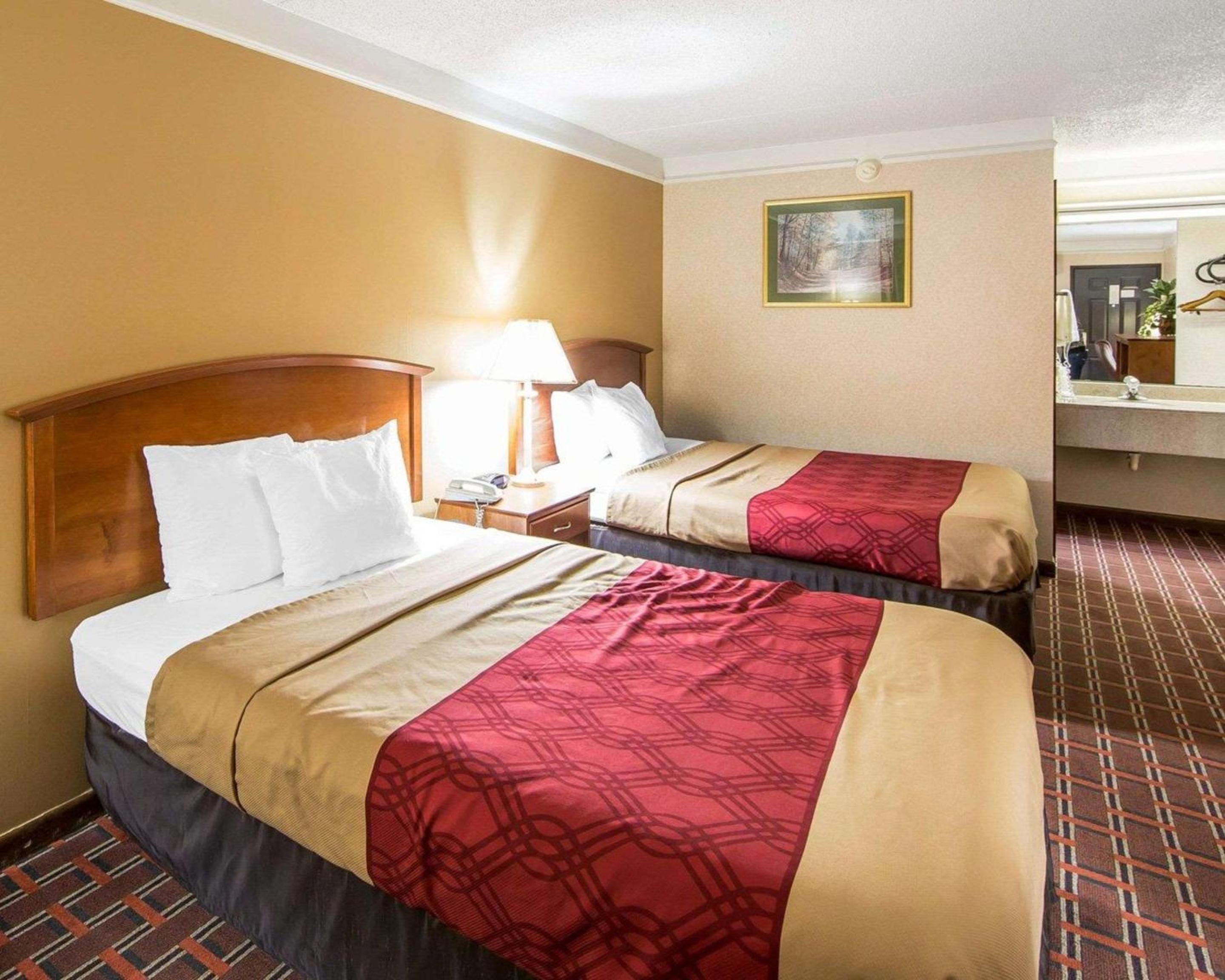 Double Room With Two Double Beds - Non-Smoking photo 2