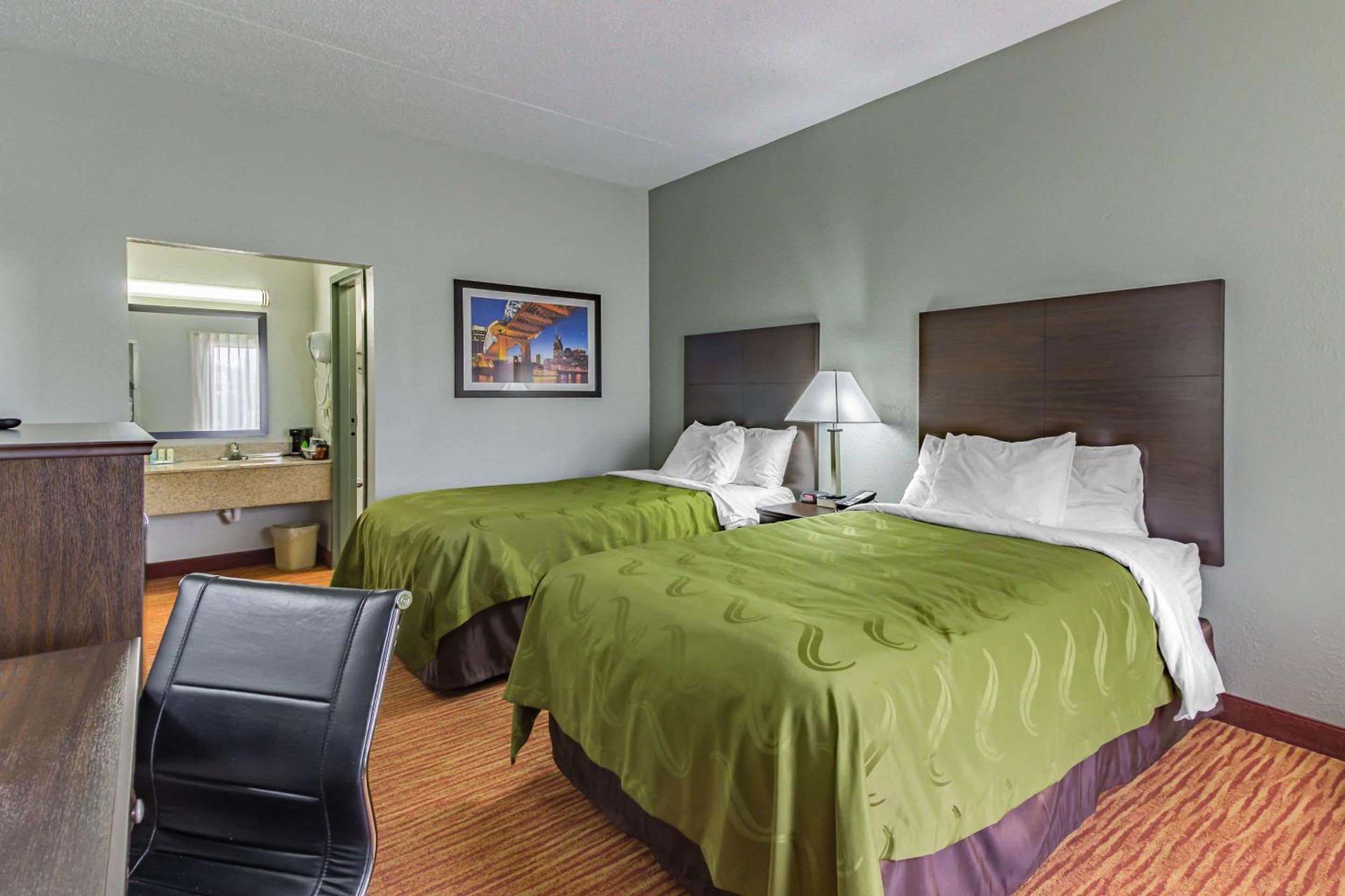 Double Room with Two Double Beds - Non-Smoking - Photo 4