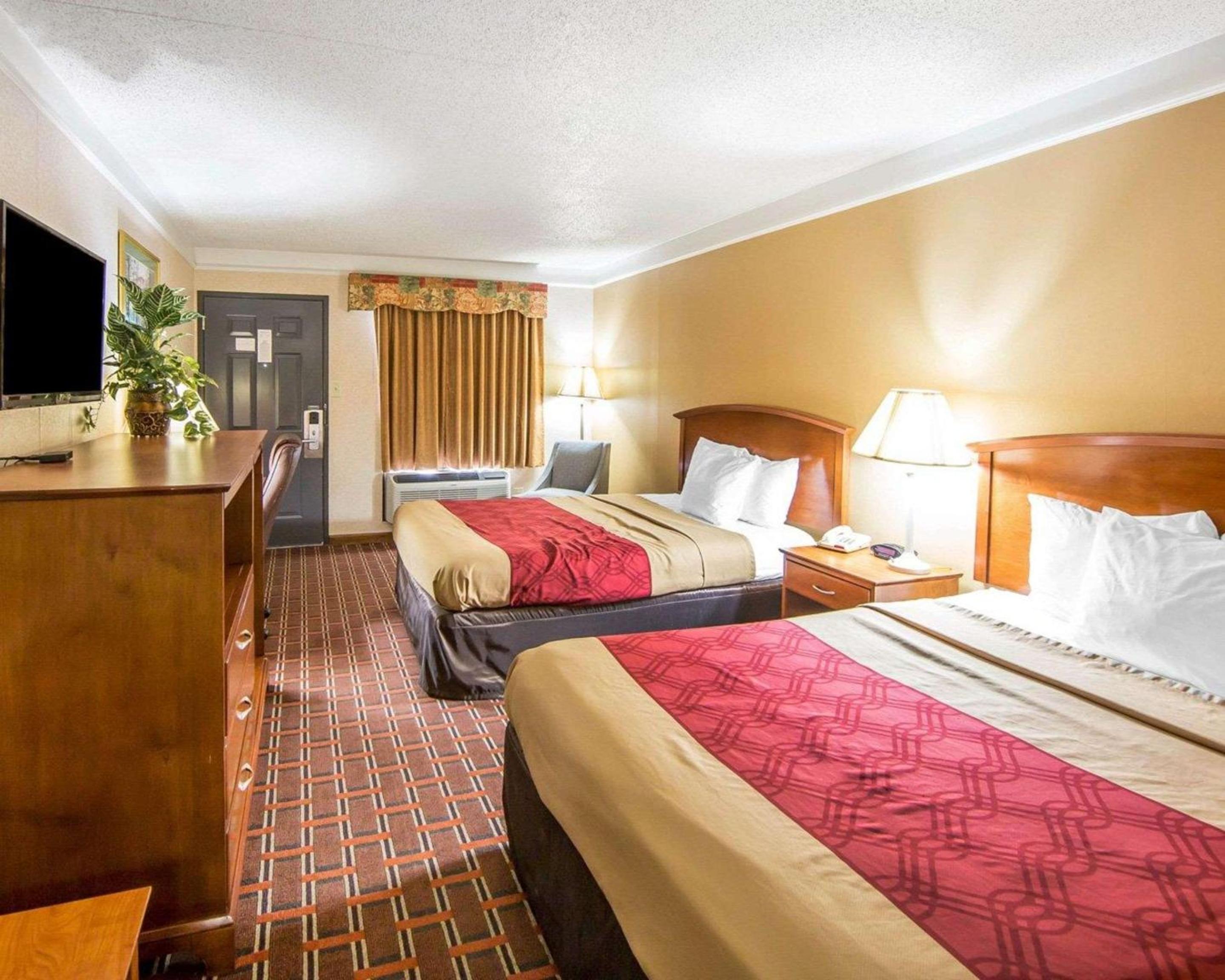 Double Room With Two Double Beds - Non-Smoking photo 3