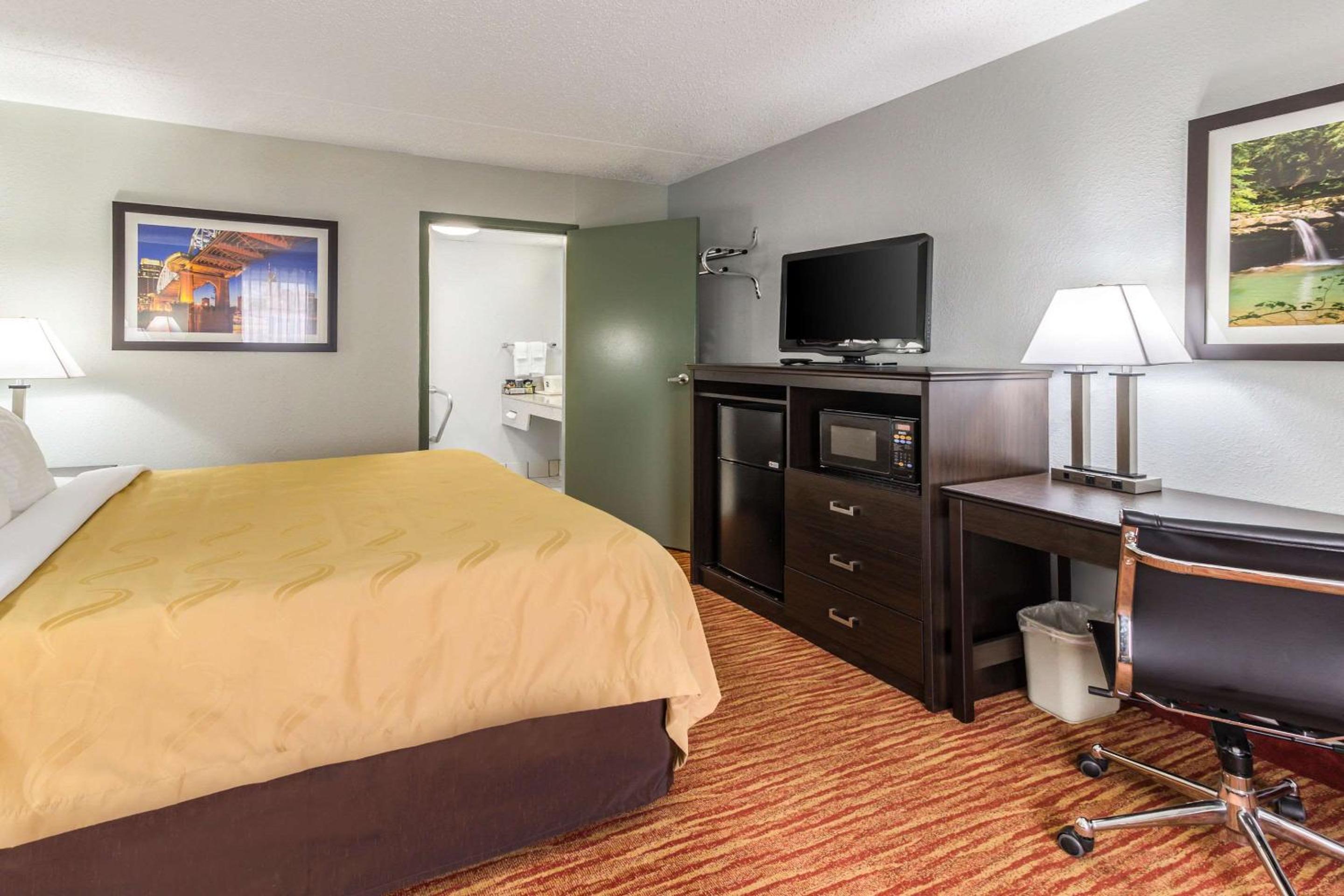 King Room - Non-Smoking - Photo 13
