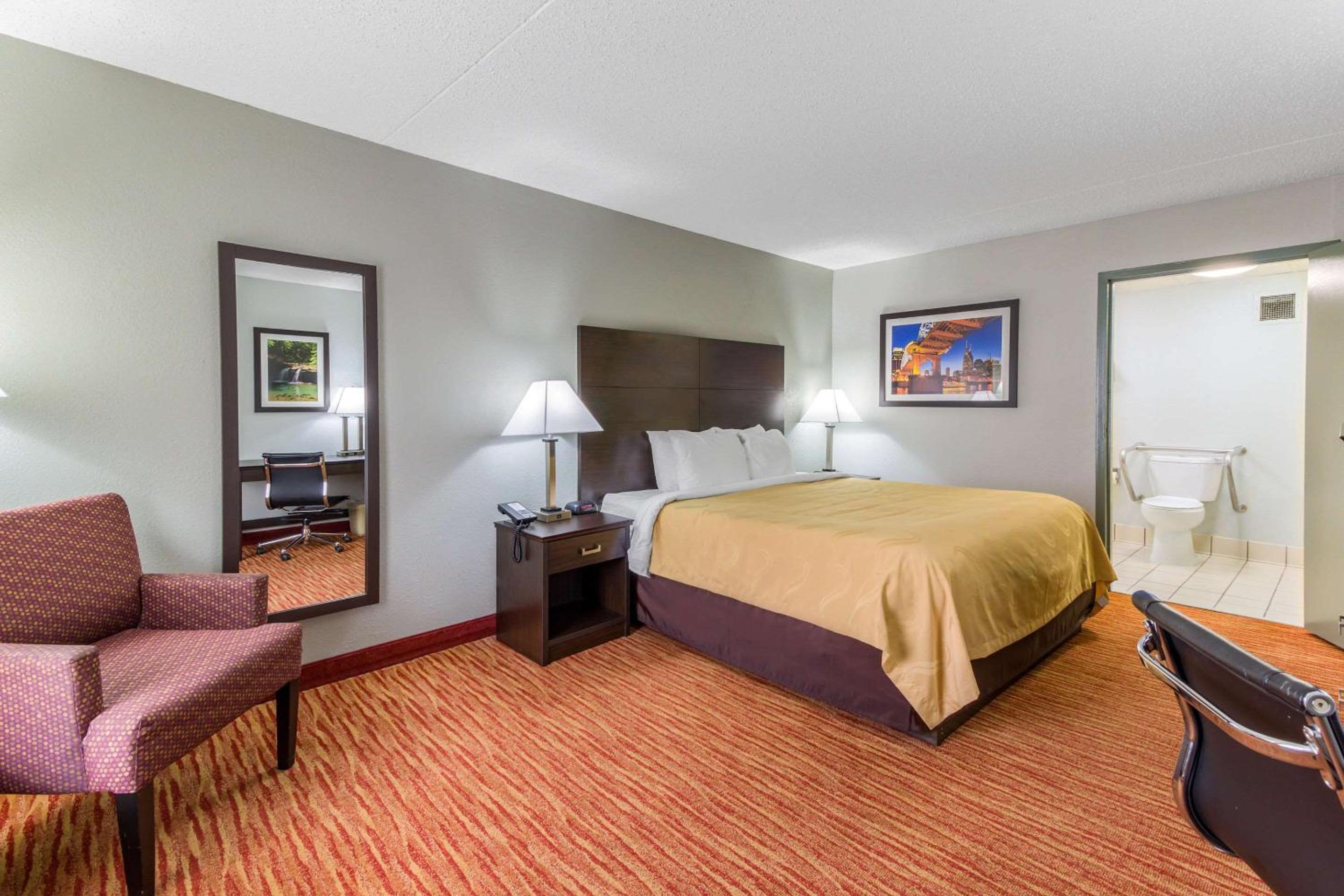 King Room - Non-Smoking - Photo 5