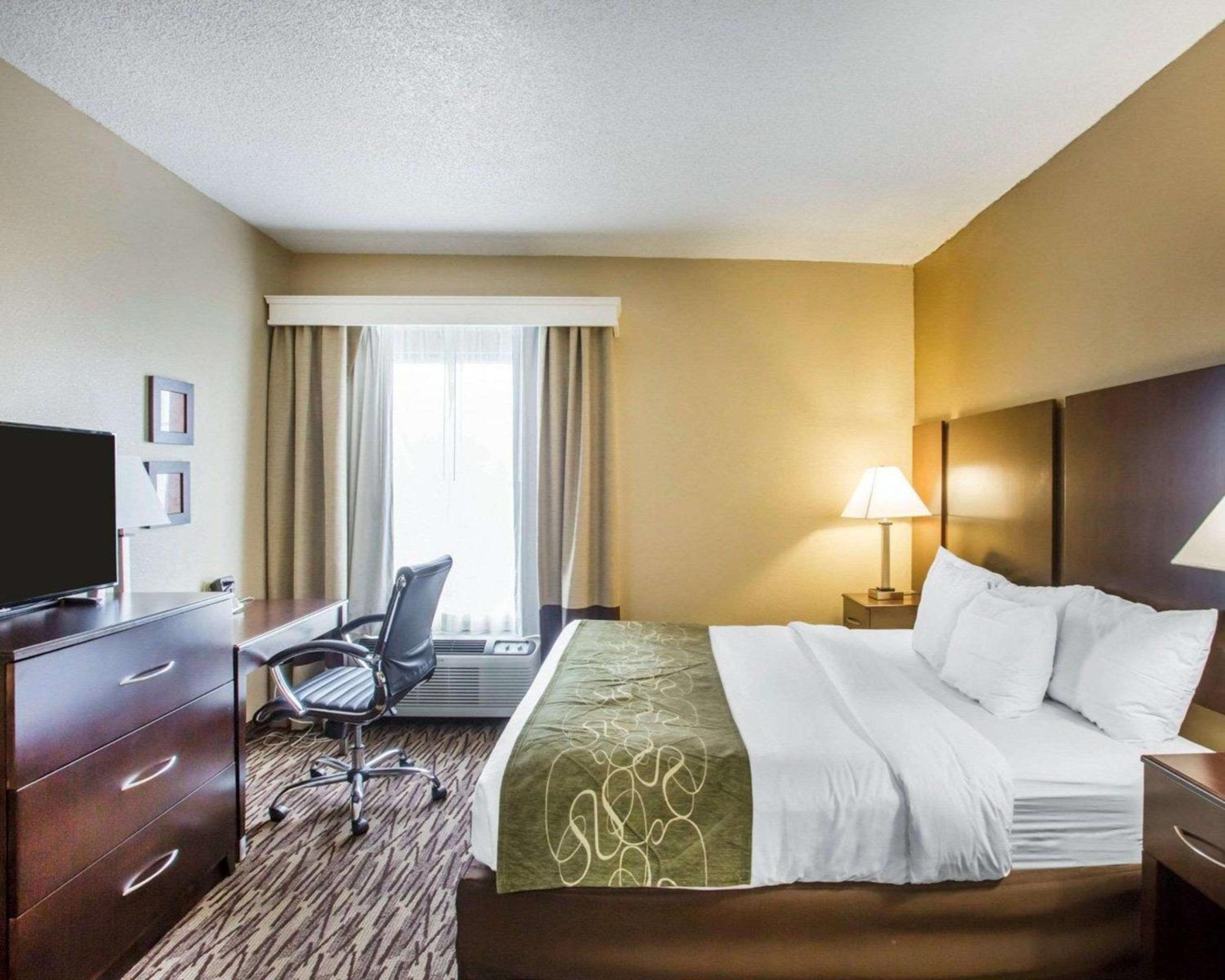 Standard King Room - Photo 2