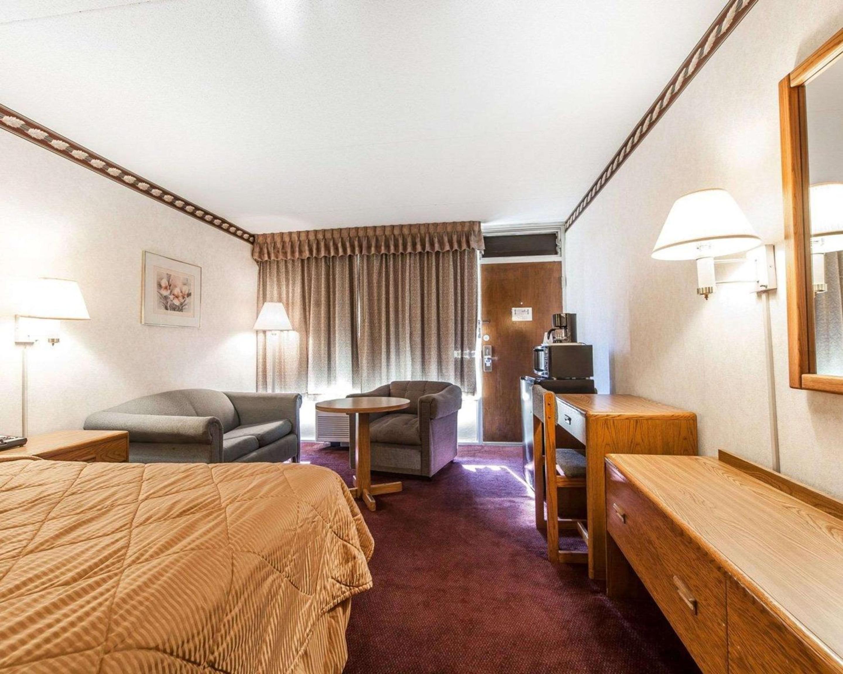 King Room - Non-Smoking