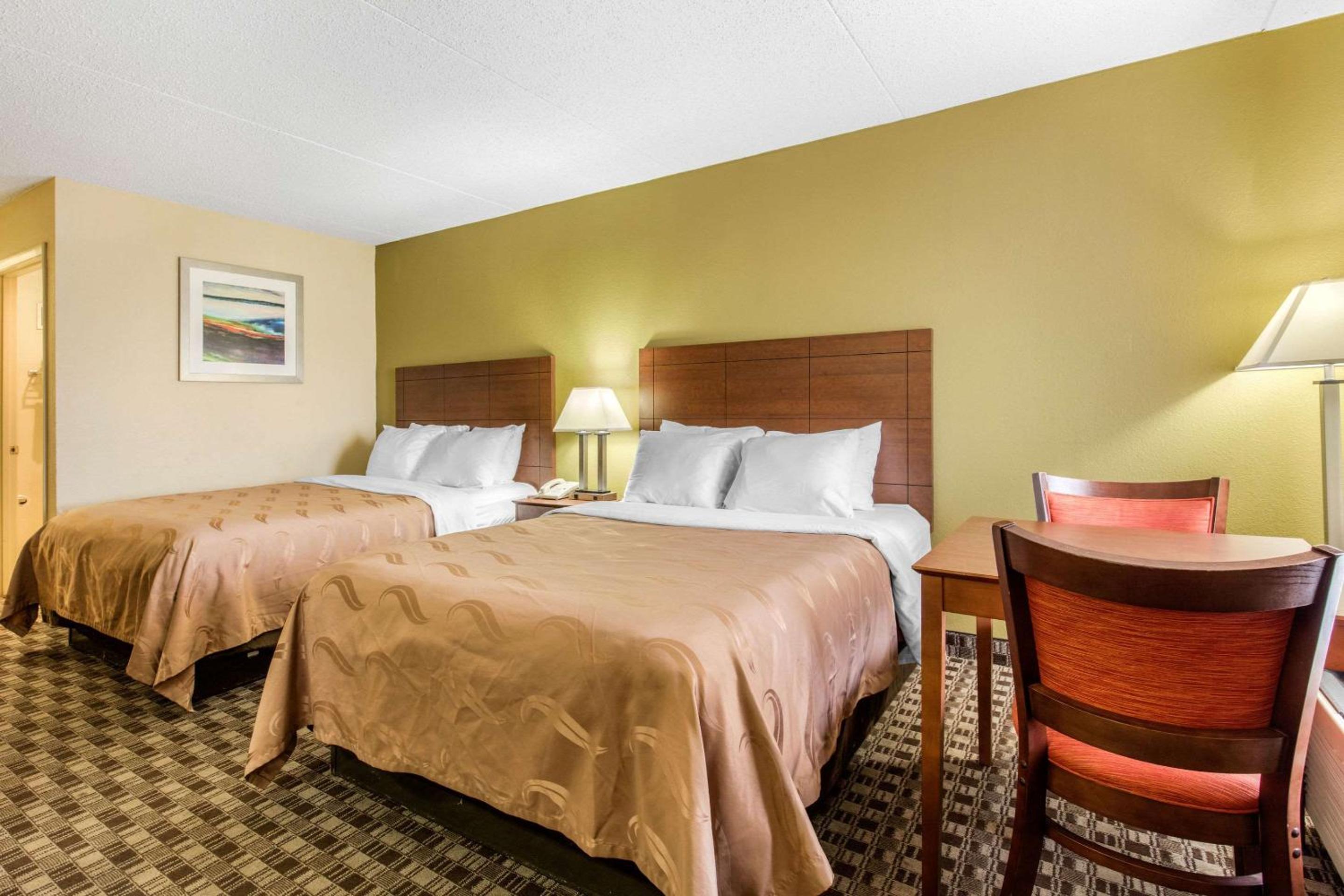 Queen Room with Two Queen Beds - Non-Smoking - Photo 1