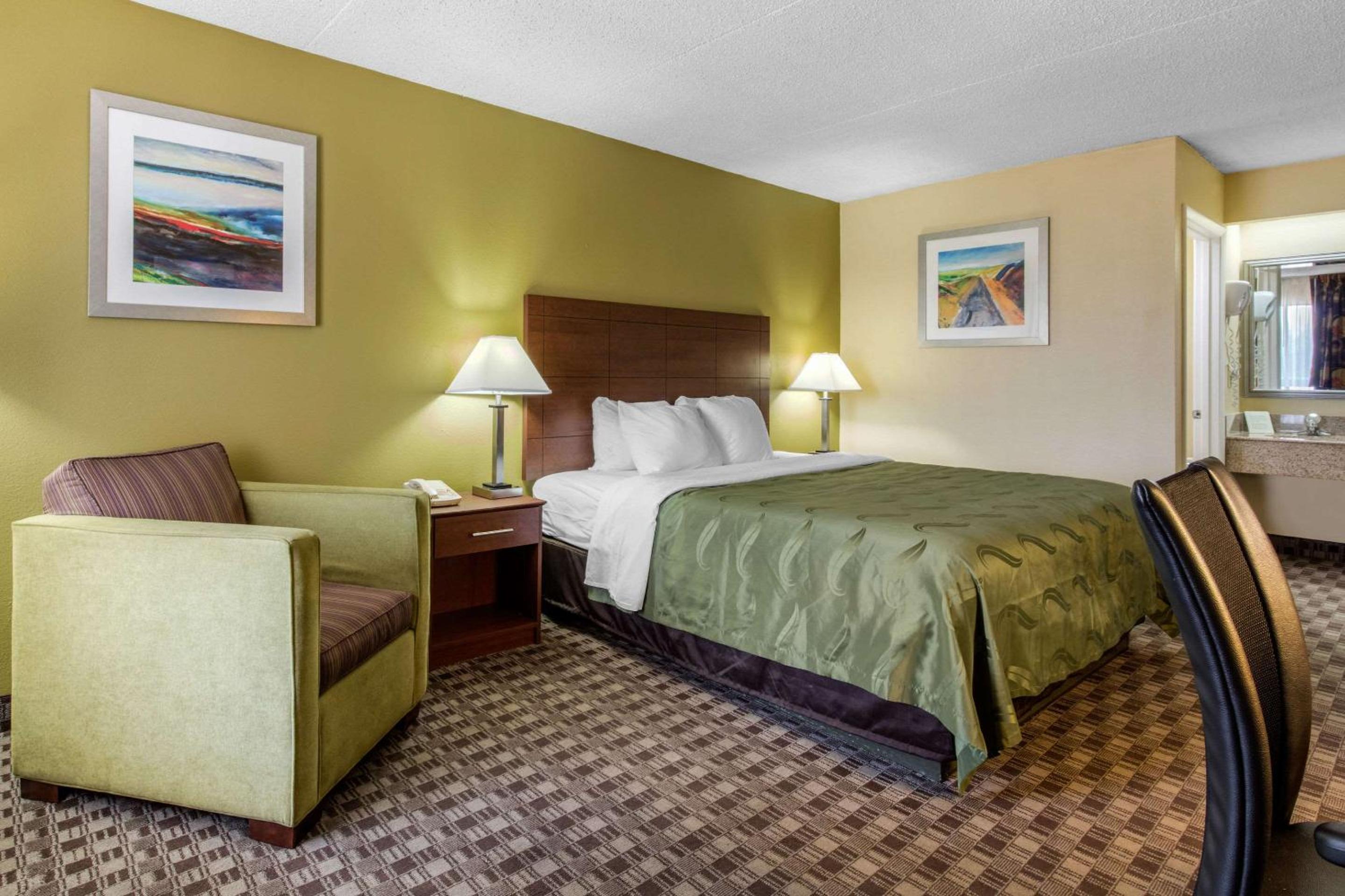 King Room - Non-Smoking - Photo 1