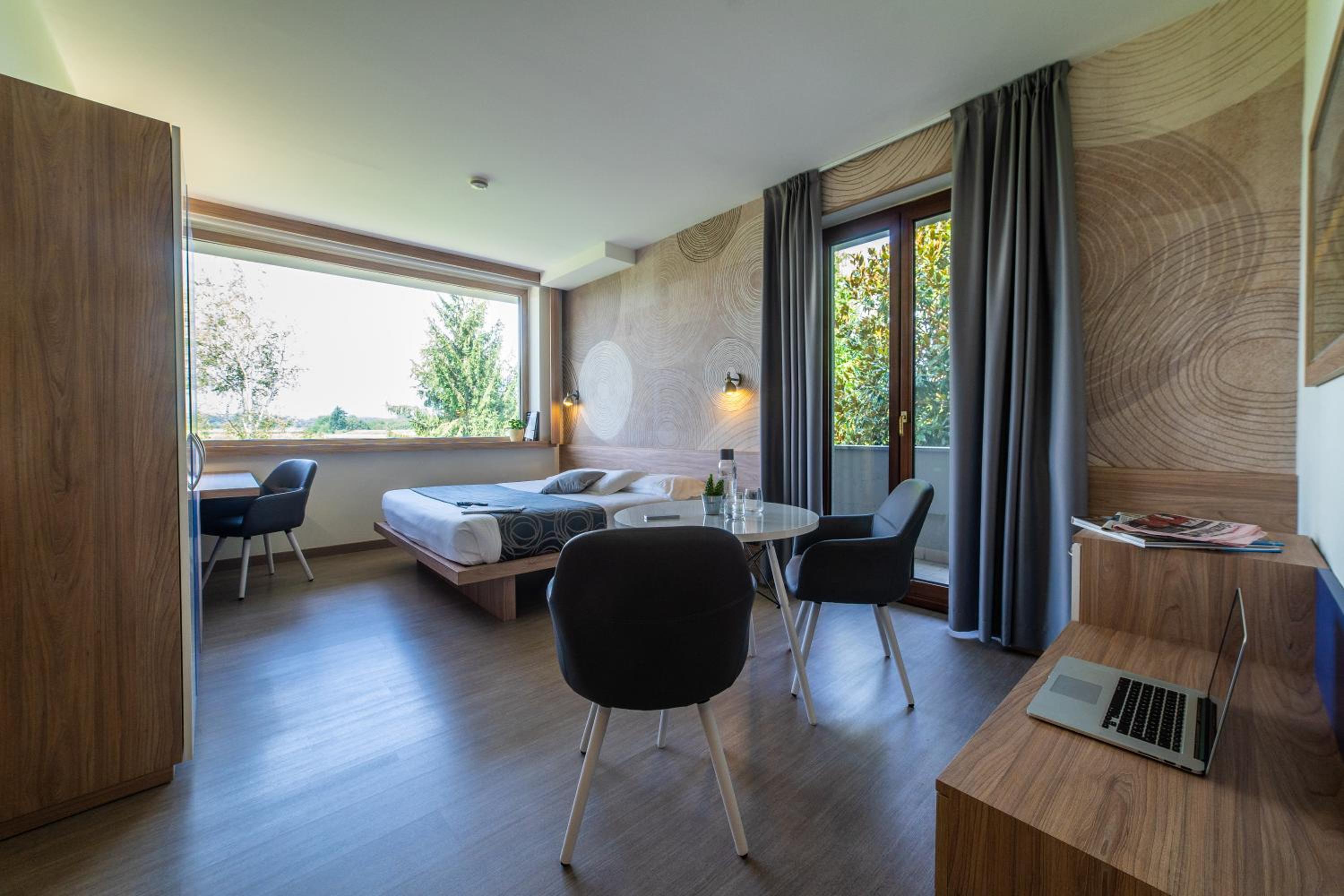 Junior Suite with Mountain View - Photo 5