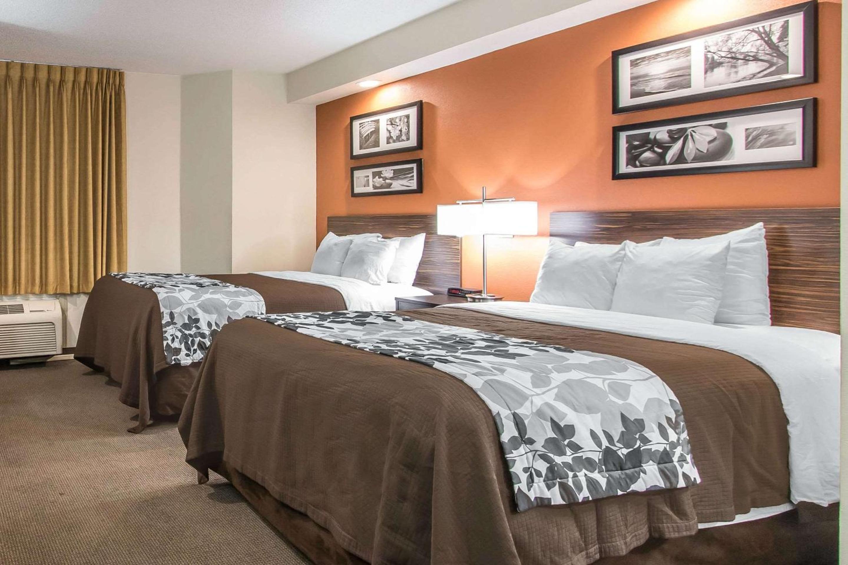 Double Room with Two Double Beds - Non-Smoking - Photo 2